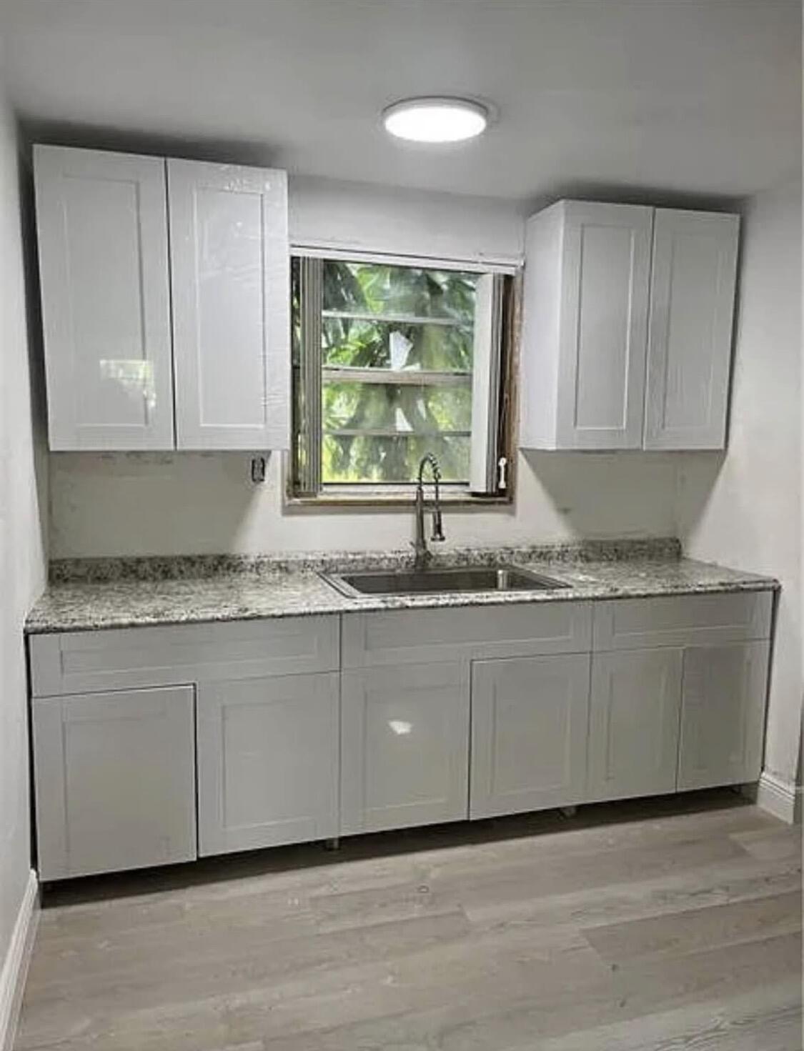 1656 SW 30th Avenue — Photo 3