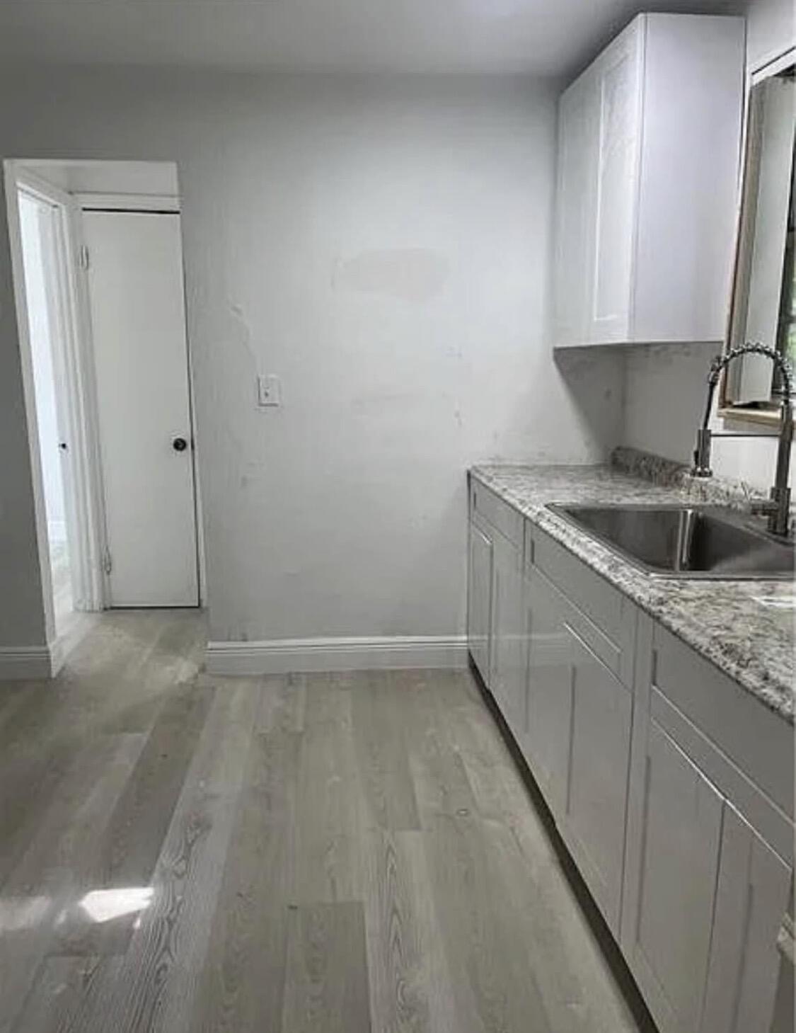 1656 SW 30th Avenue — Photo 2