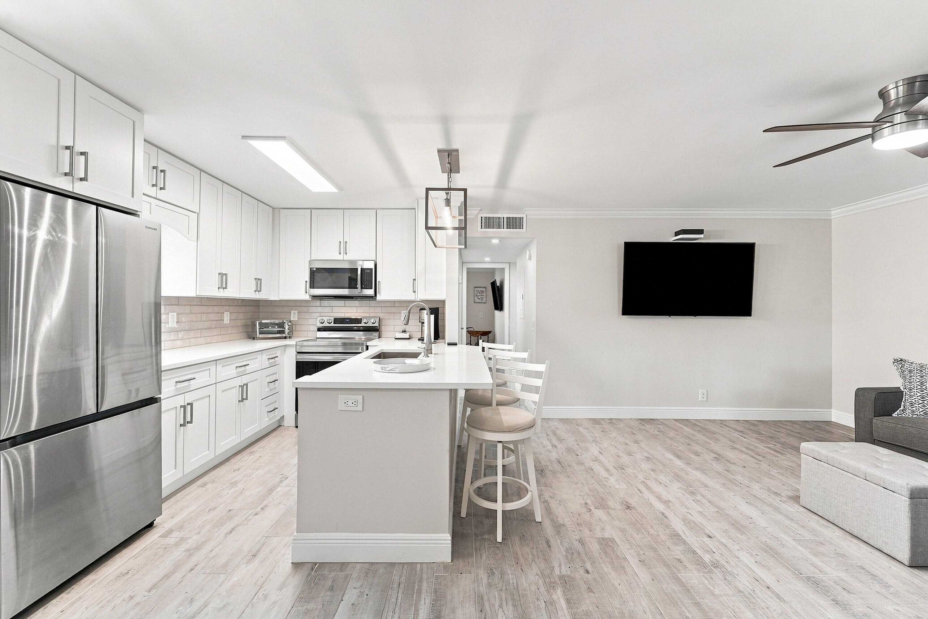 633 Normandy Lane # Unit N — Photo 3