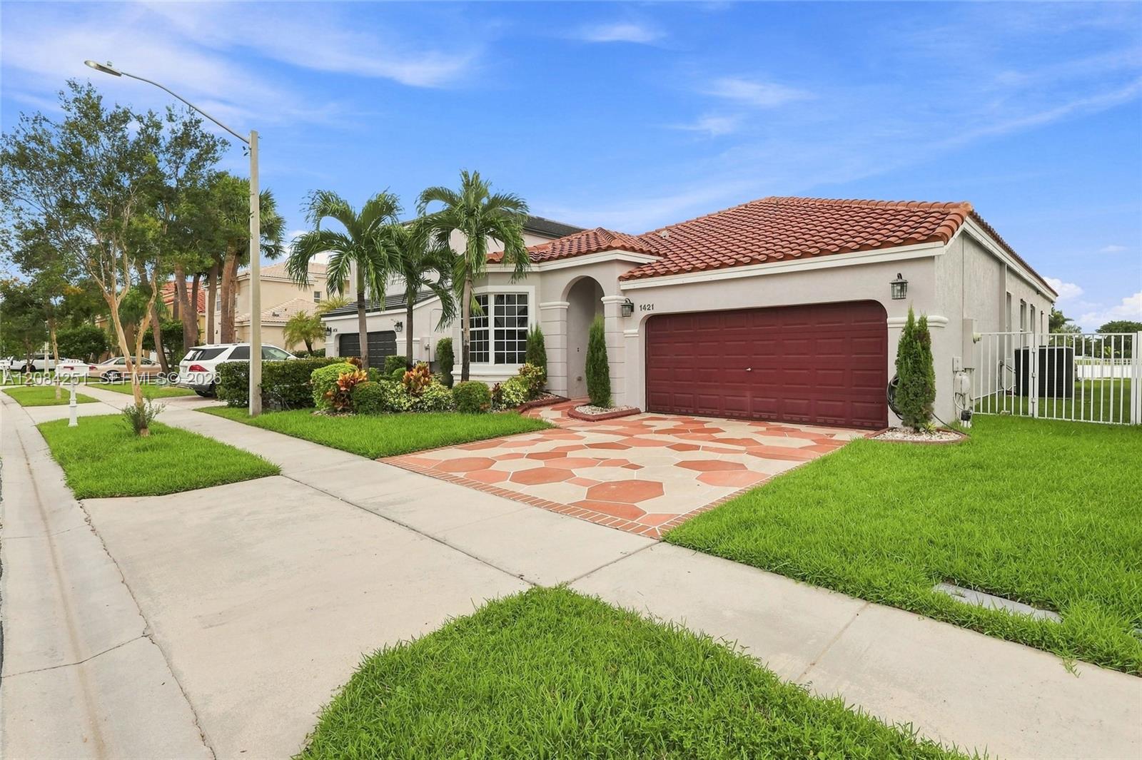 1421 NW 159th Ave — Photo 2