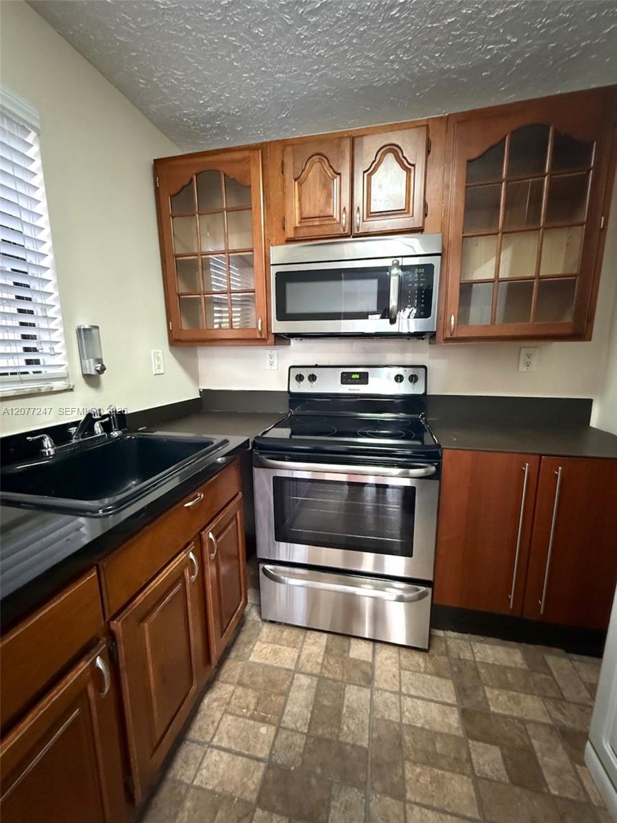 1121 SW 122nd Ave # 2 — Photo 3