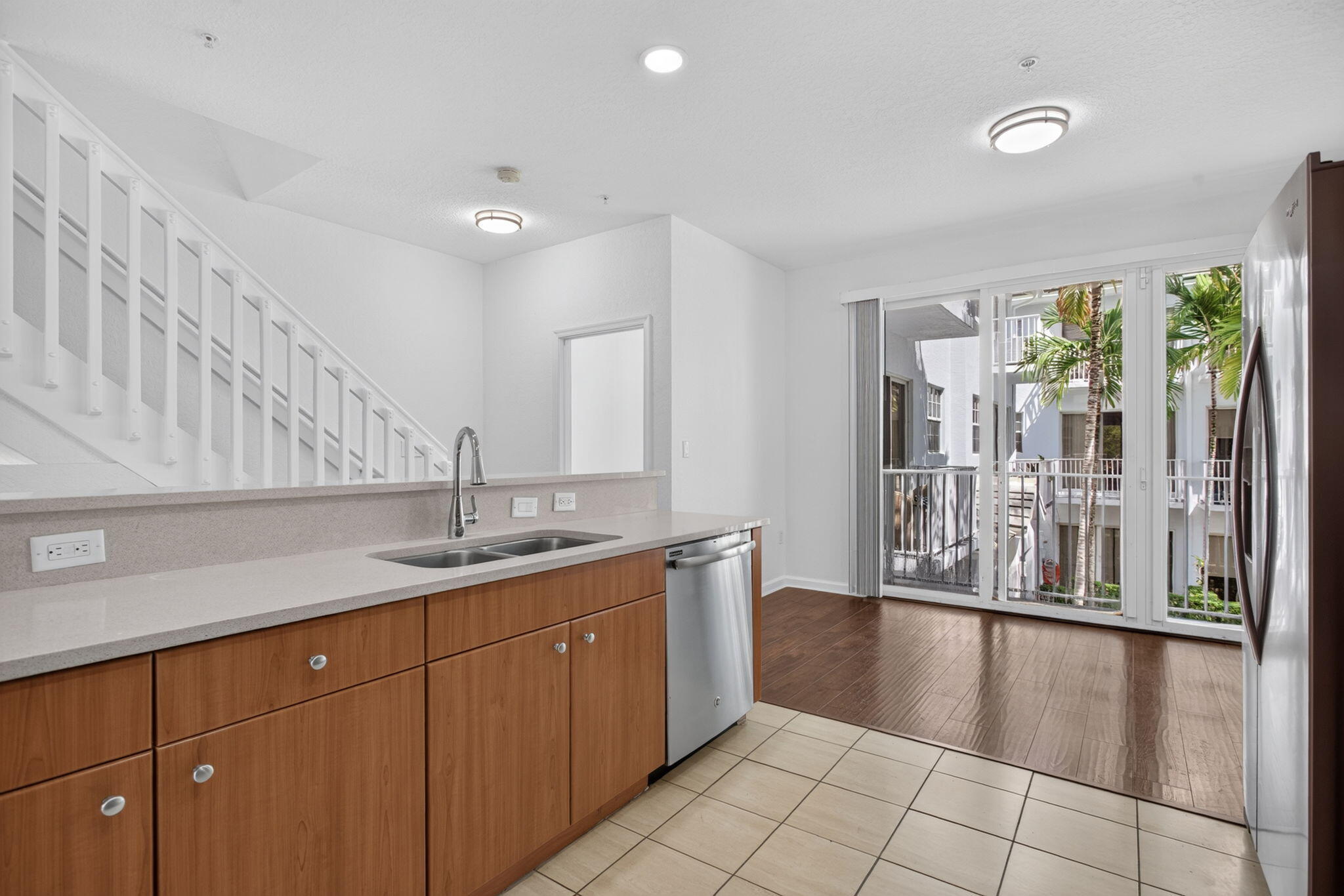 2725 NE 8TH Avenue # 112 — Photo 4