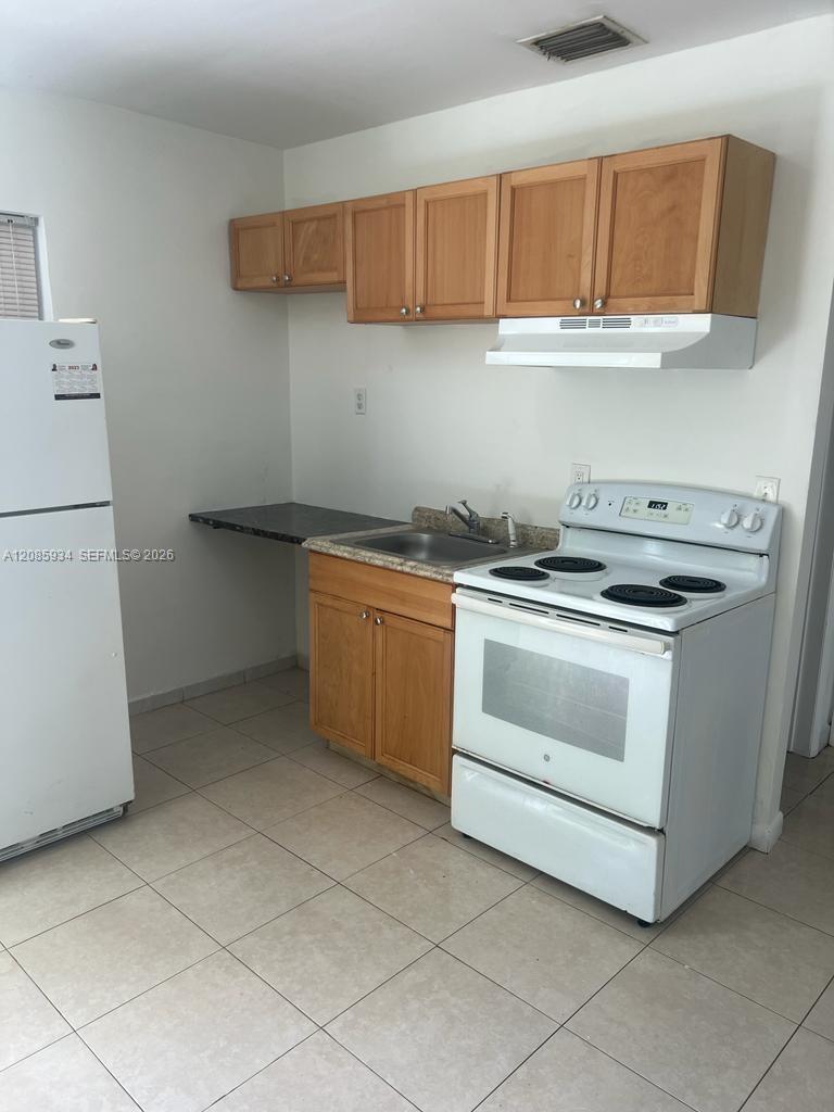 526 SW 64th Ave # 5 — Photo 5
