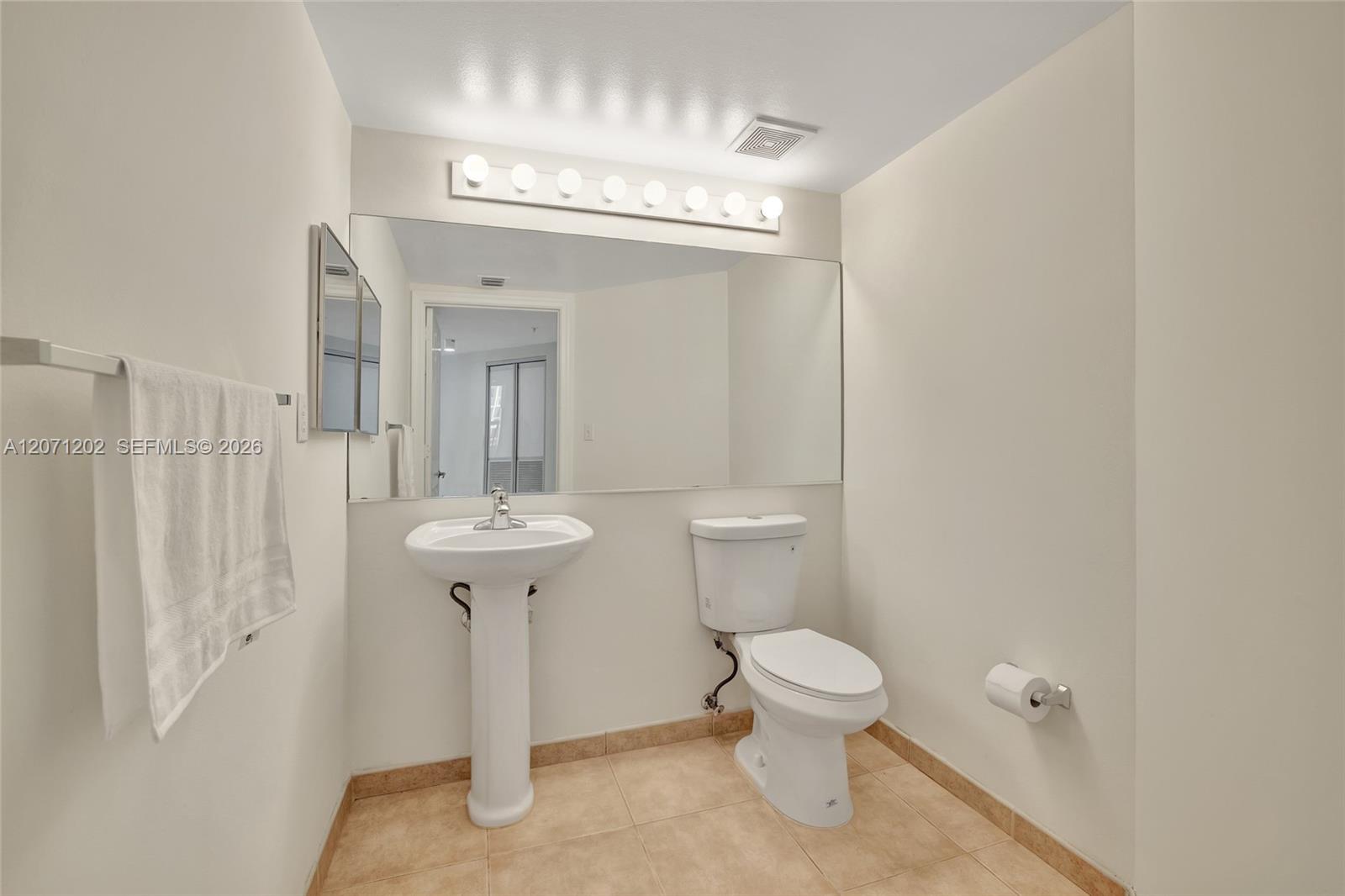 2080 S OCEAN DR # 1102 View 8
