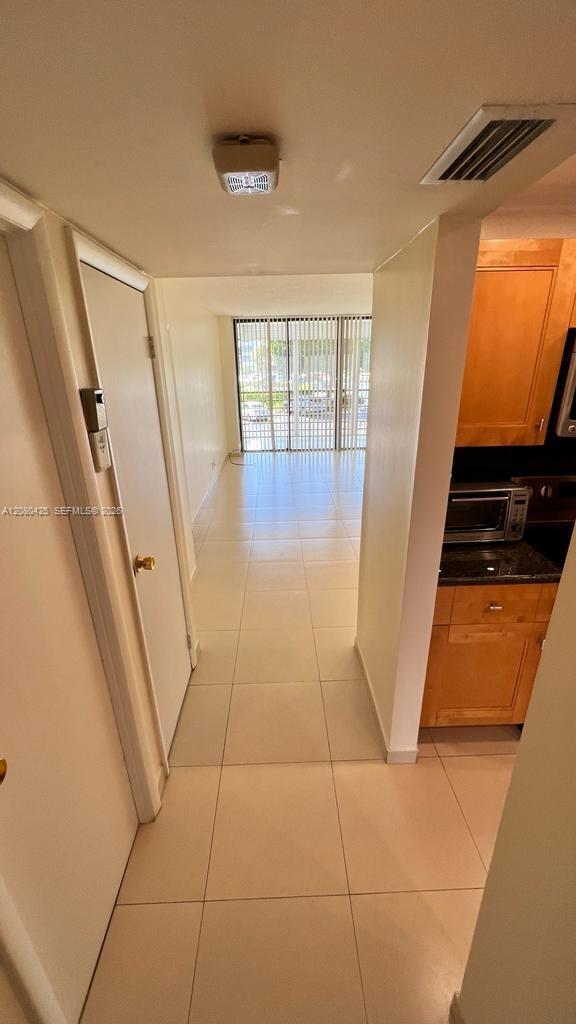 20500 W Country Club Dr # 204 — Photo 3