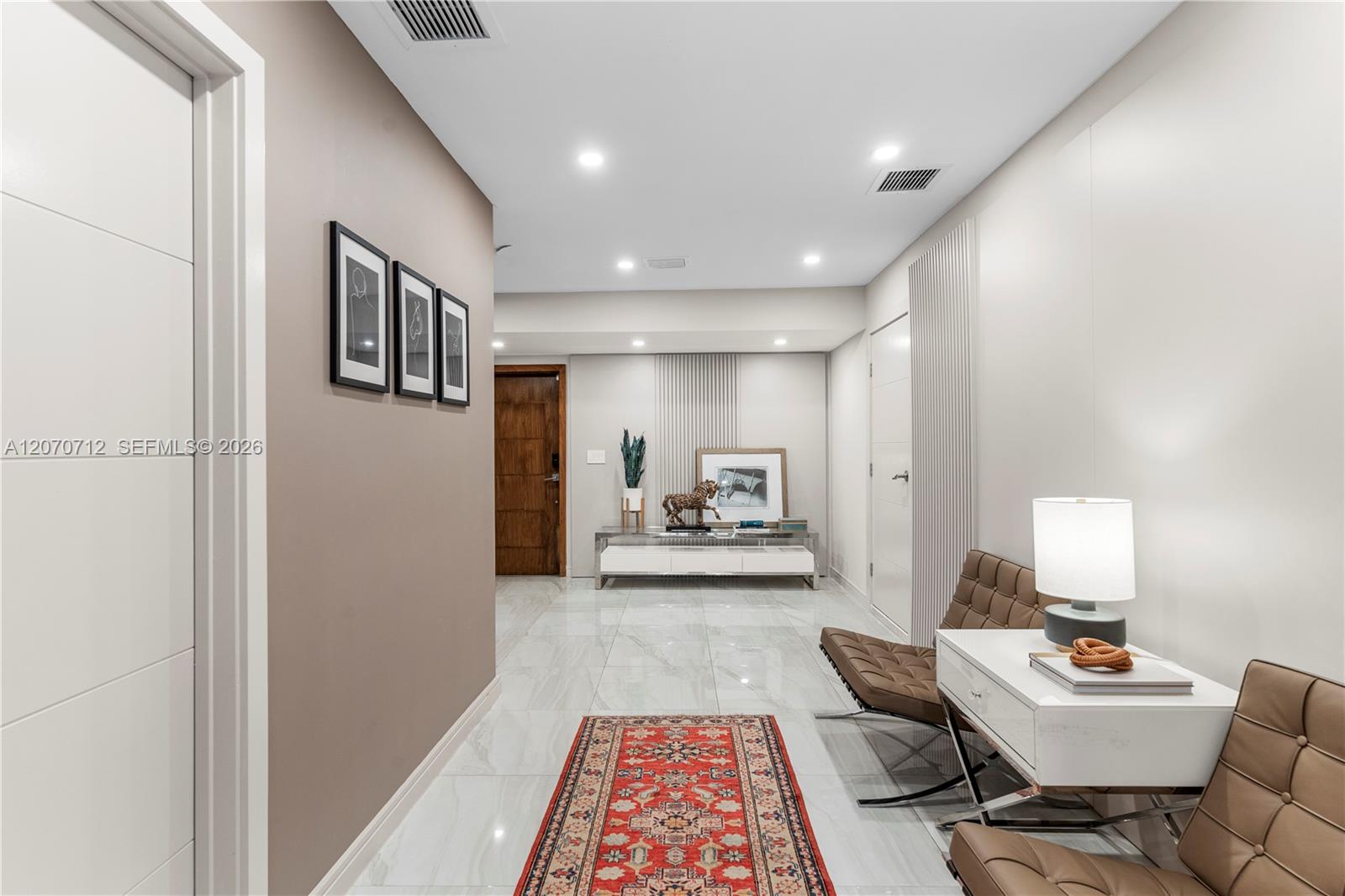 221 NE 44th St View 12