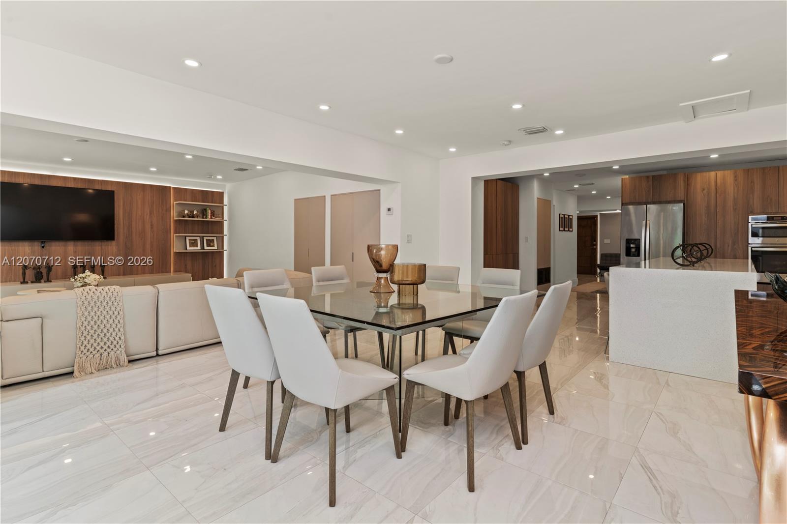 221 NE 44th St View 15