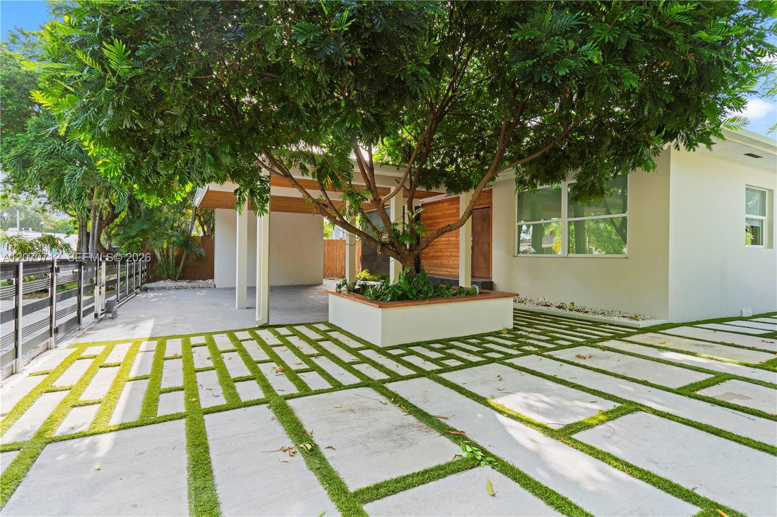 221 NE 44th St View 2