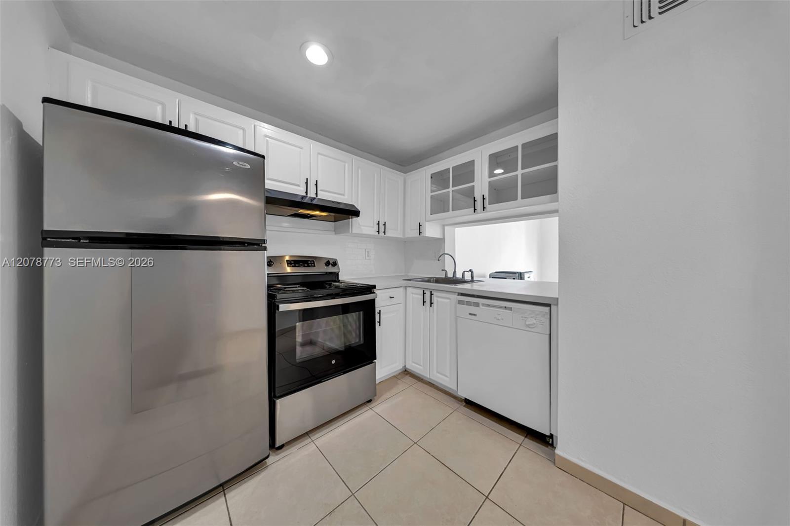 9360 Fontainebleau Blvd # 208 — Photo 2