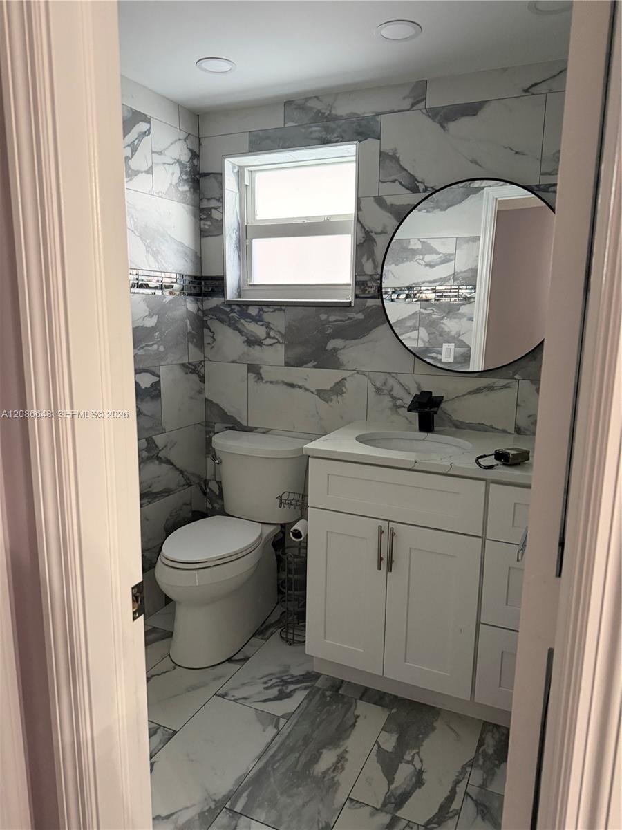 320 NE 12th Ave # 506 — Photo 5
