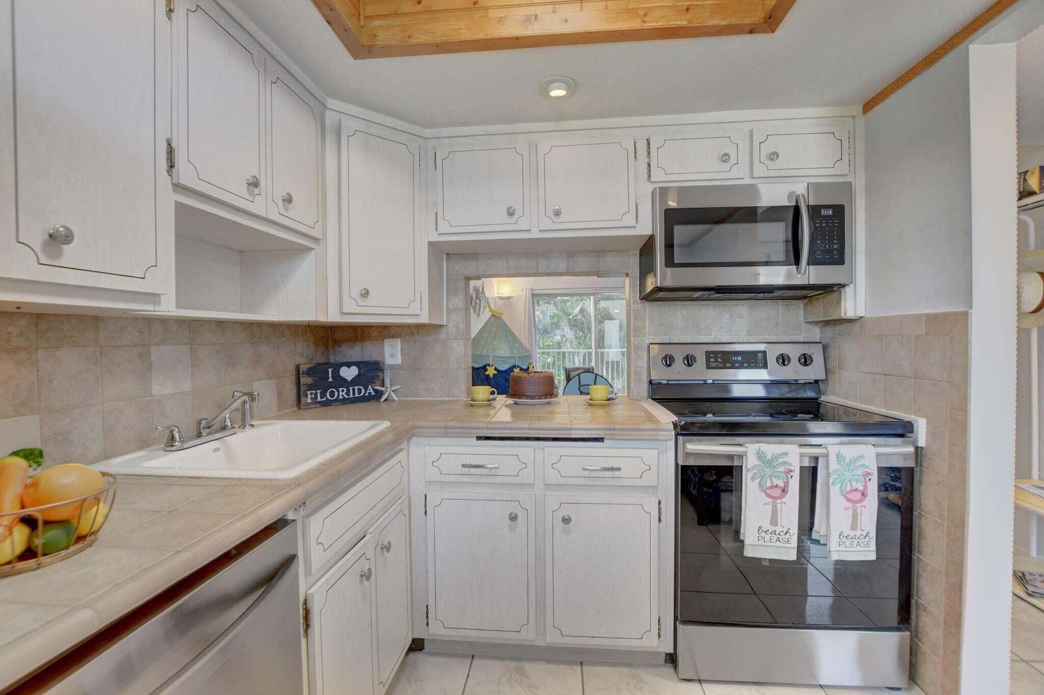 899 SE 2nd Avenue # 215 — Photo 5