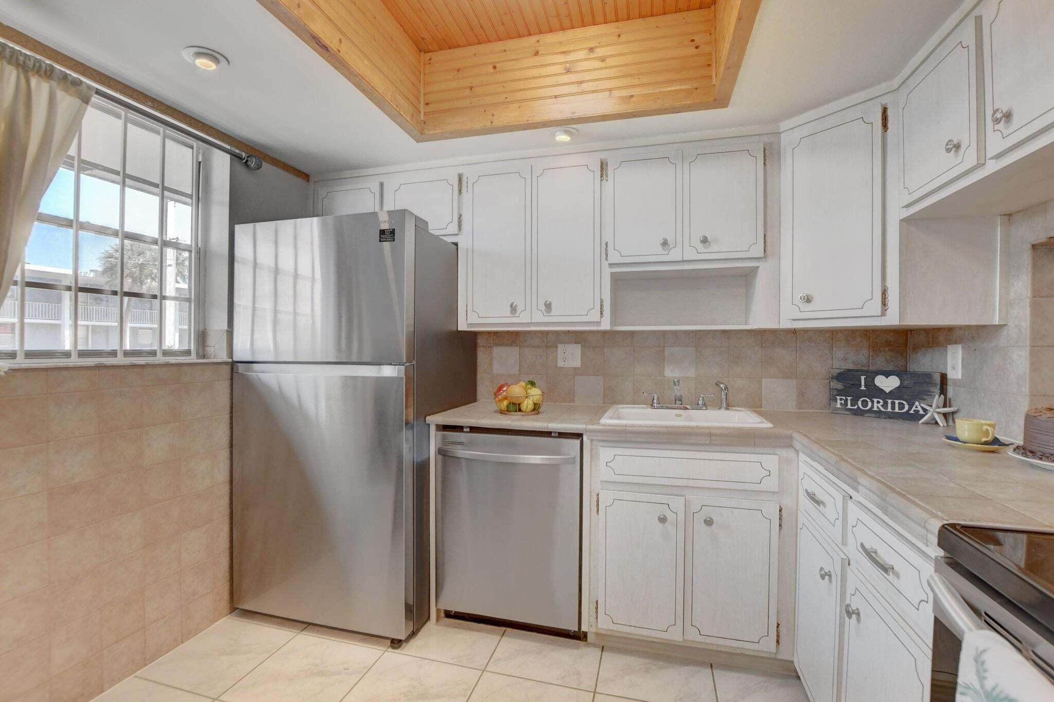 899 SE 2nd Avenue # 215 — Photo 4