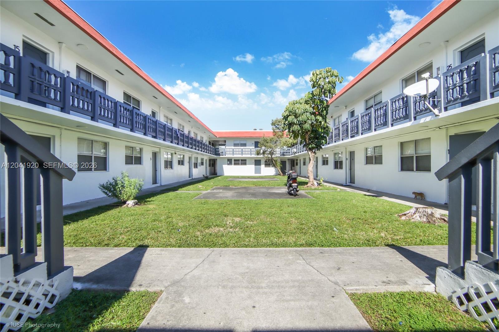111 NW 152nd St # 11, Miami FL 33169