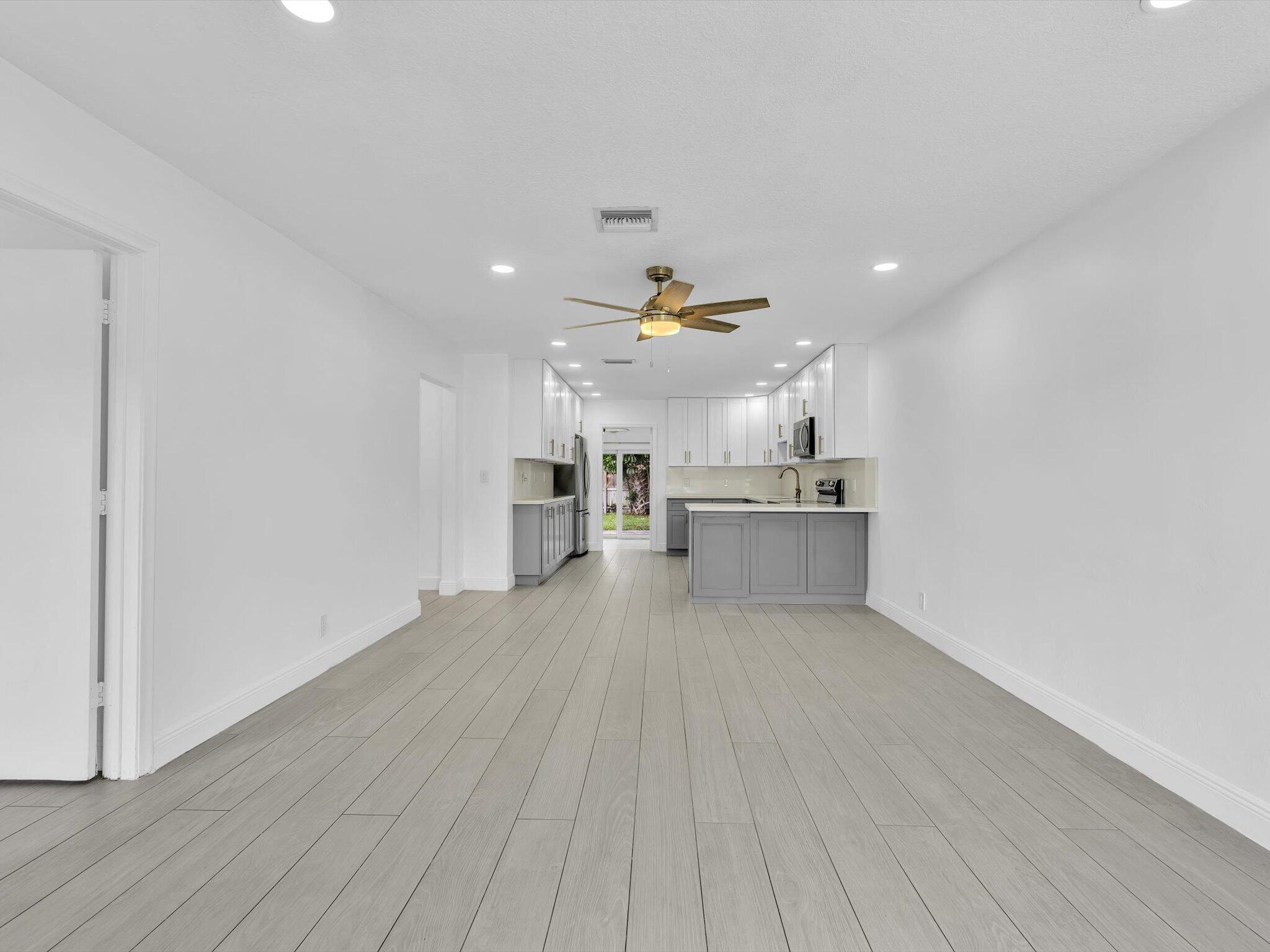 222 NE 9th Avenue — Photo 5