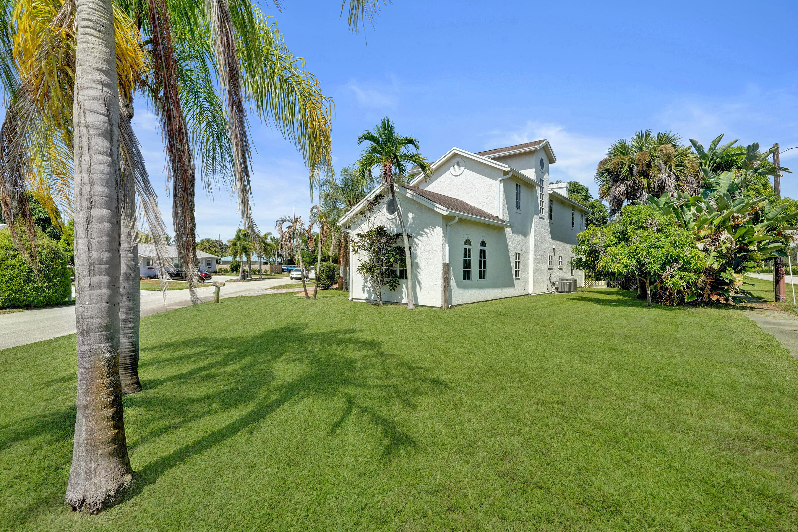 9497 SE RIVER Terrace — Photo 3