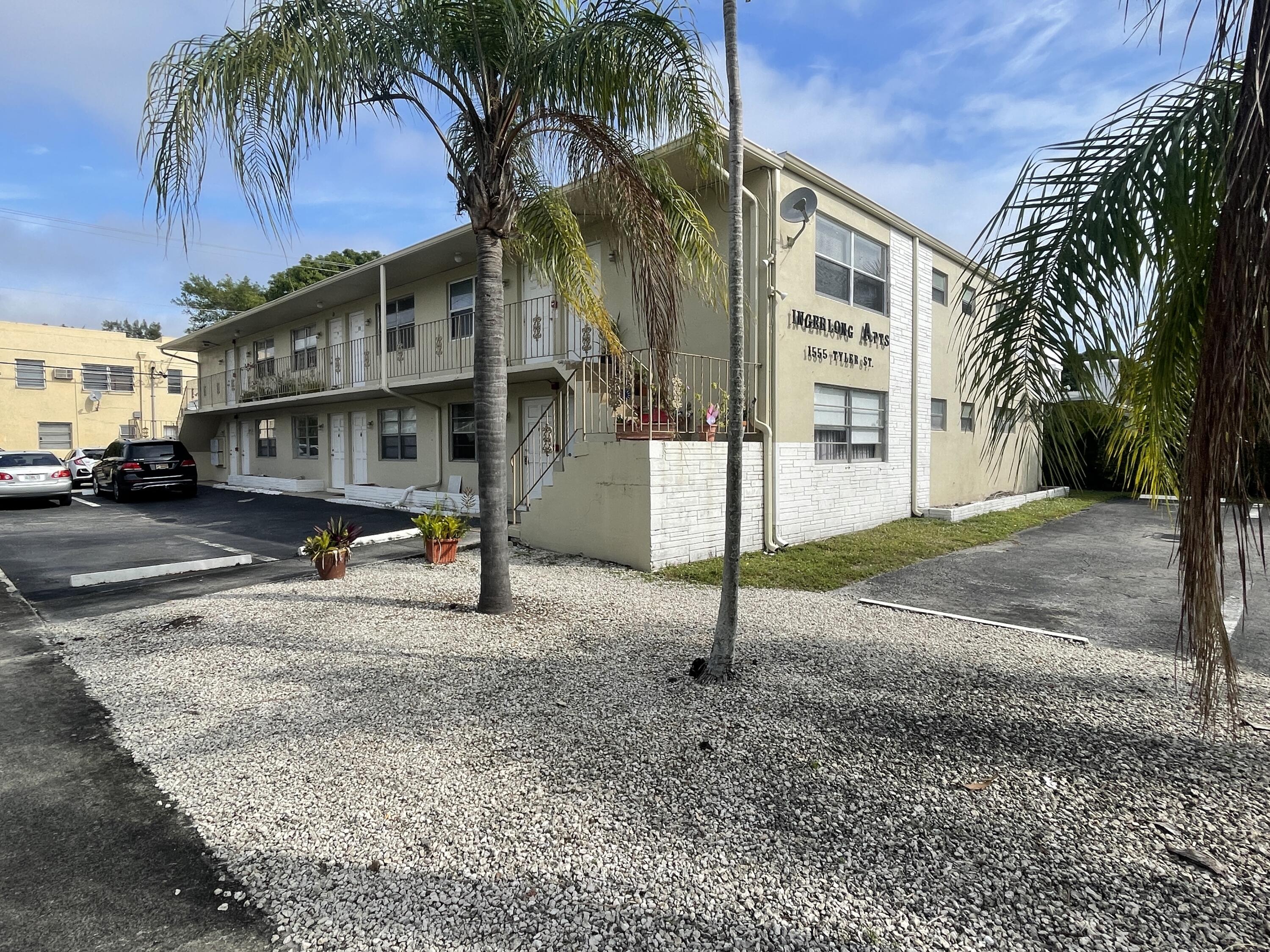 1555 TYLER Street # 01, Hollywood FL 33020