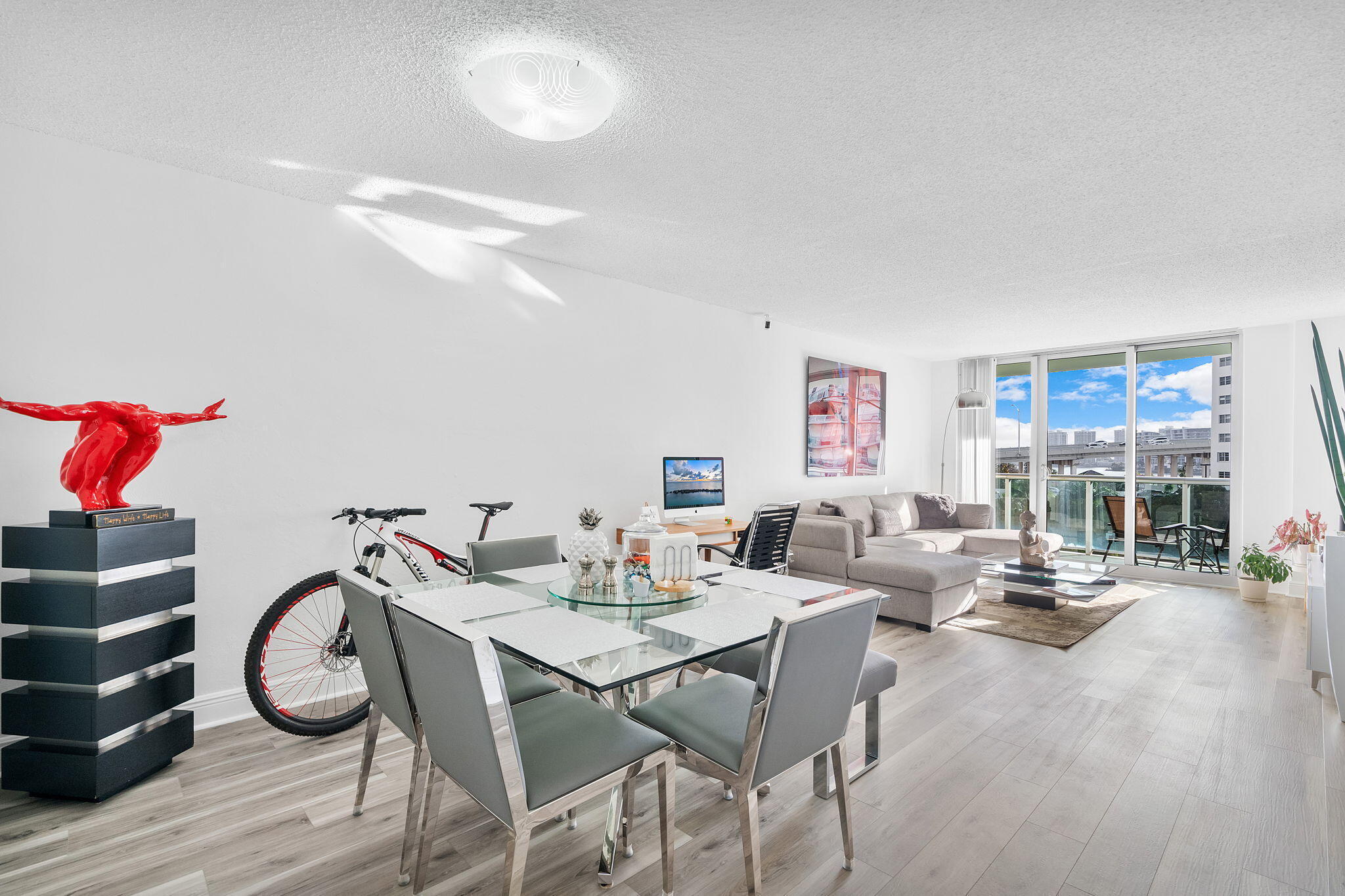 19380 Collins Avenue # 523 View 6