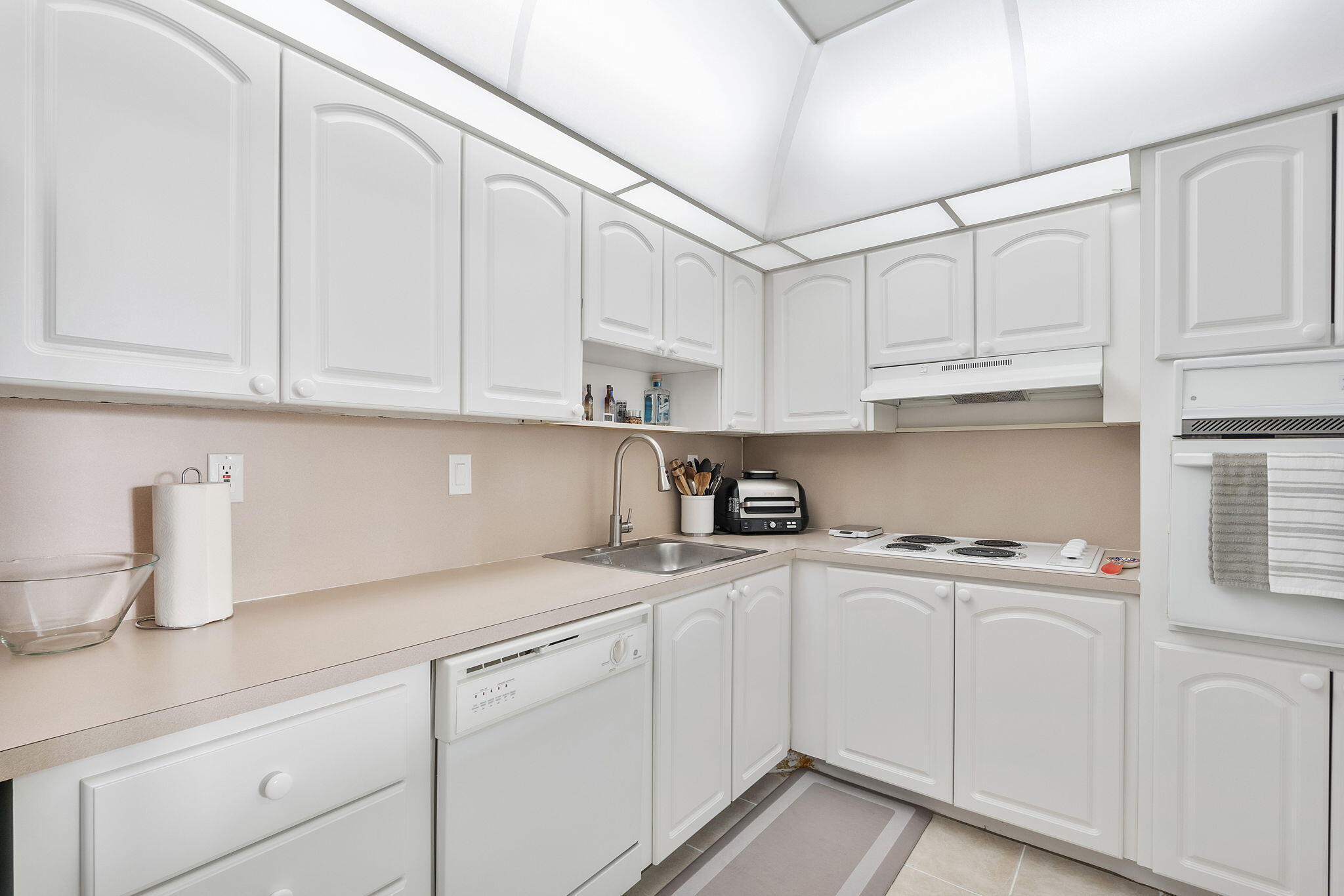 19380 Collins Avenue # 523 View 15