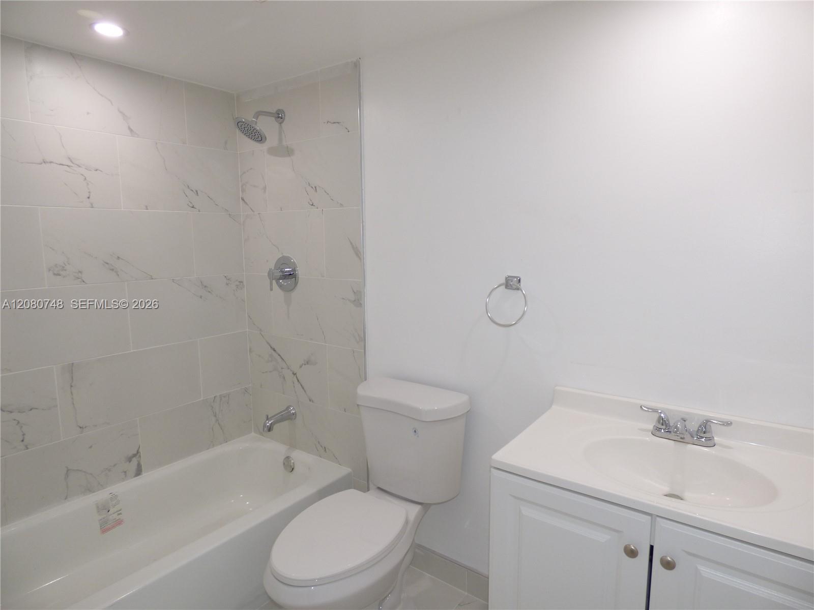 361 S Hollybrook Dr # 302 — Photo 3