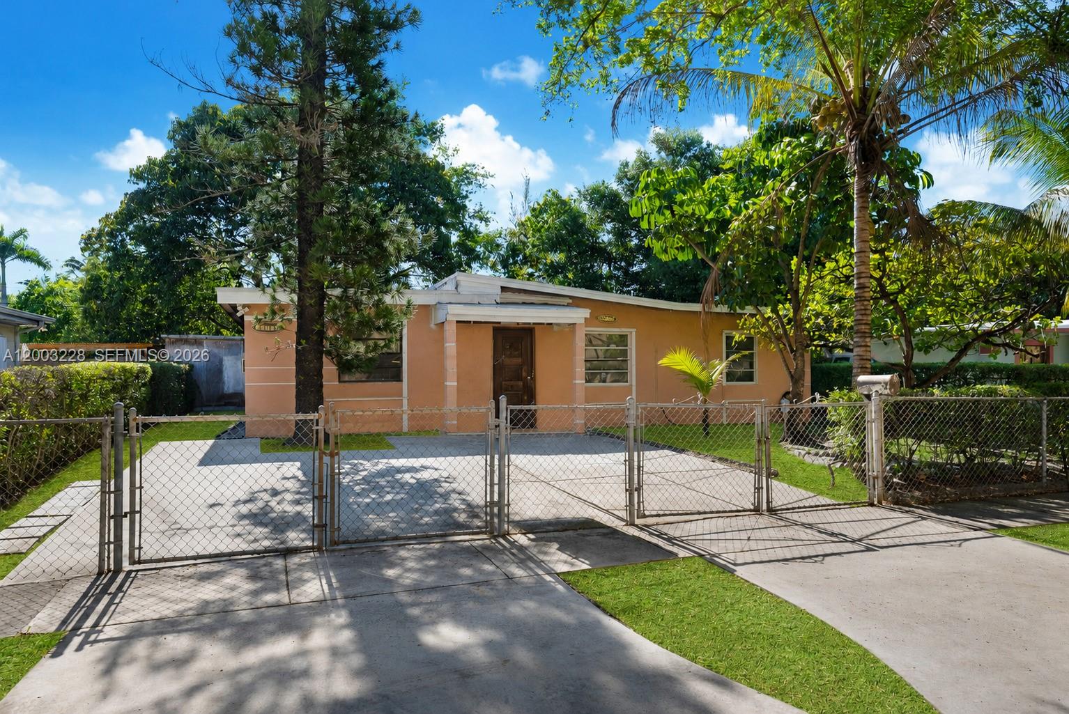 14115 NW 6th Ave, North Miami FL 33168