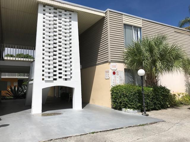 1500 Crescent Circle # B211, Lake Park FL 33403