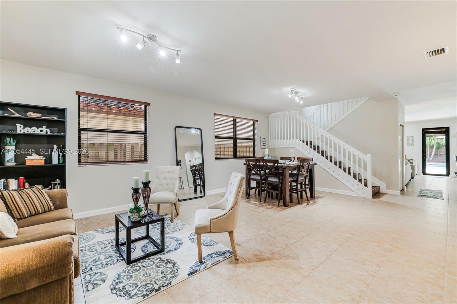 17670 SW 154th Pl — Photo 4