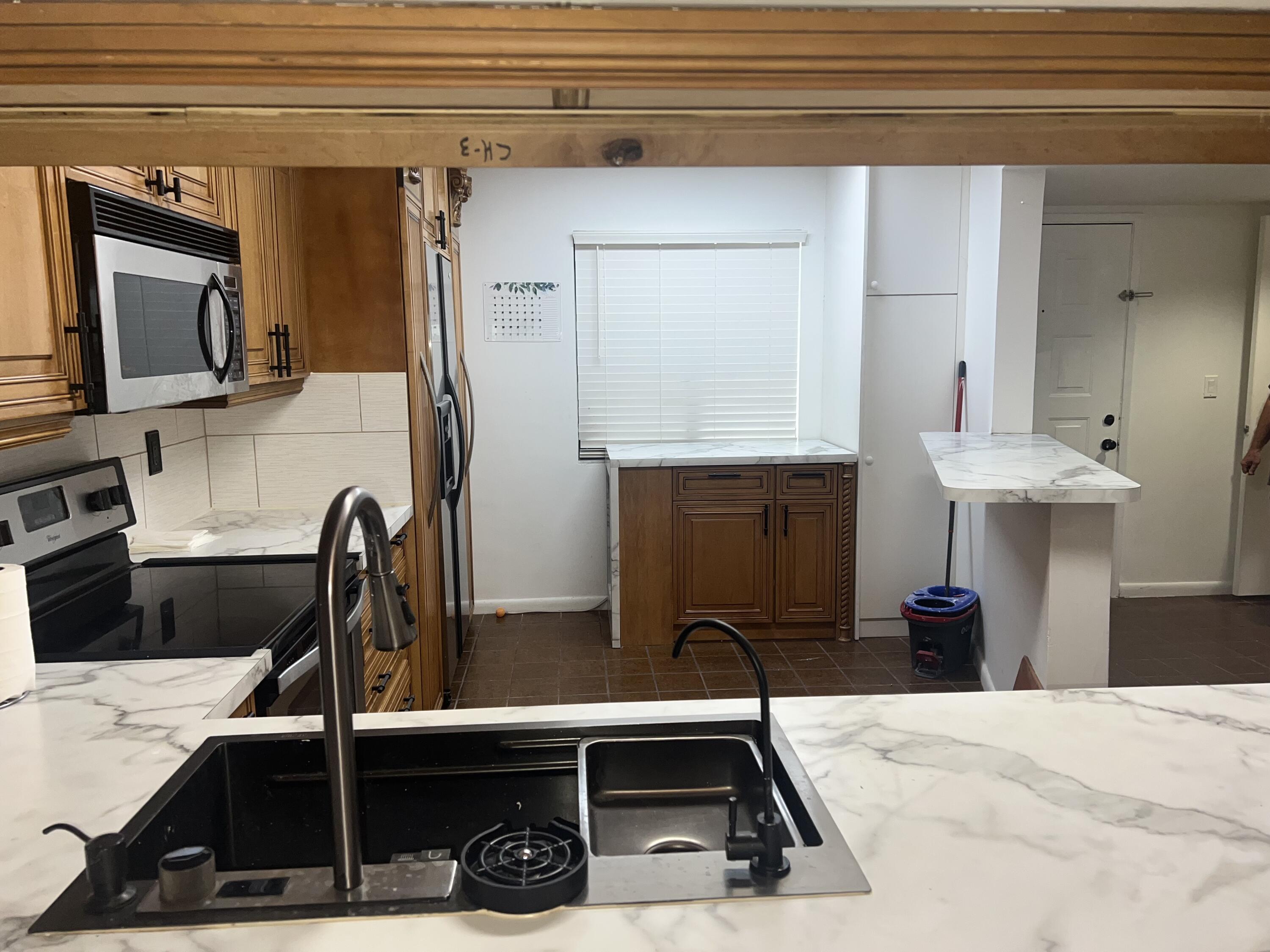 2202 S CYPRESS BEND Drive # 801 — Photo 5