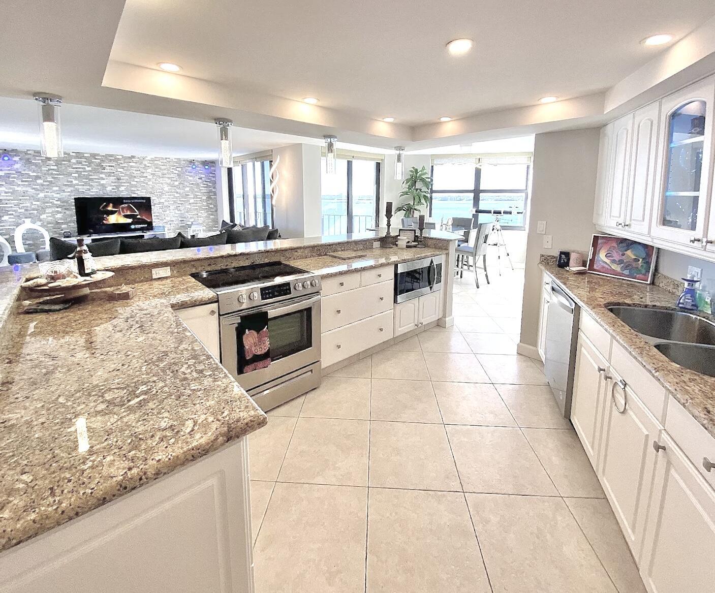 5420 N Ocean Drive # 906, Singer Island FL 33404