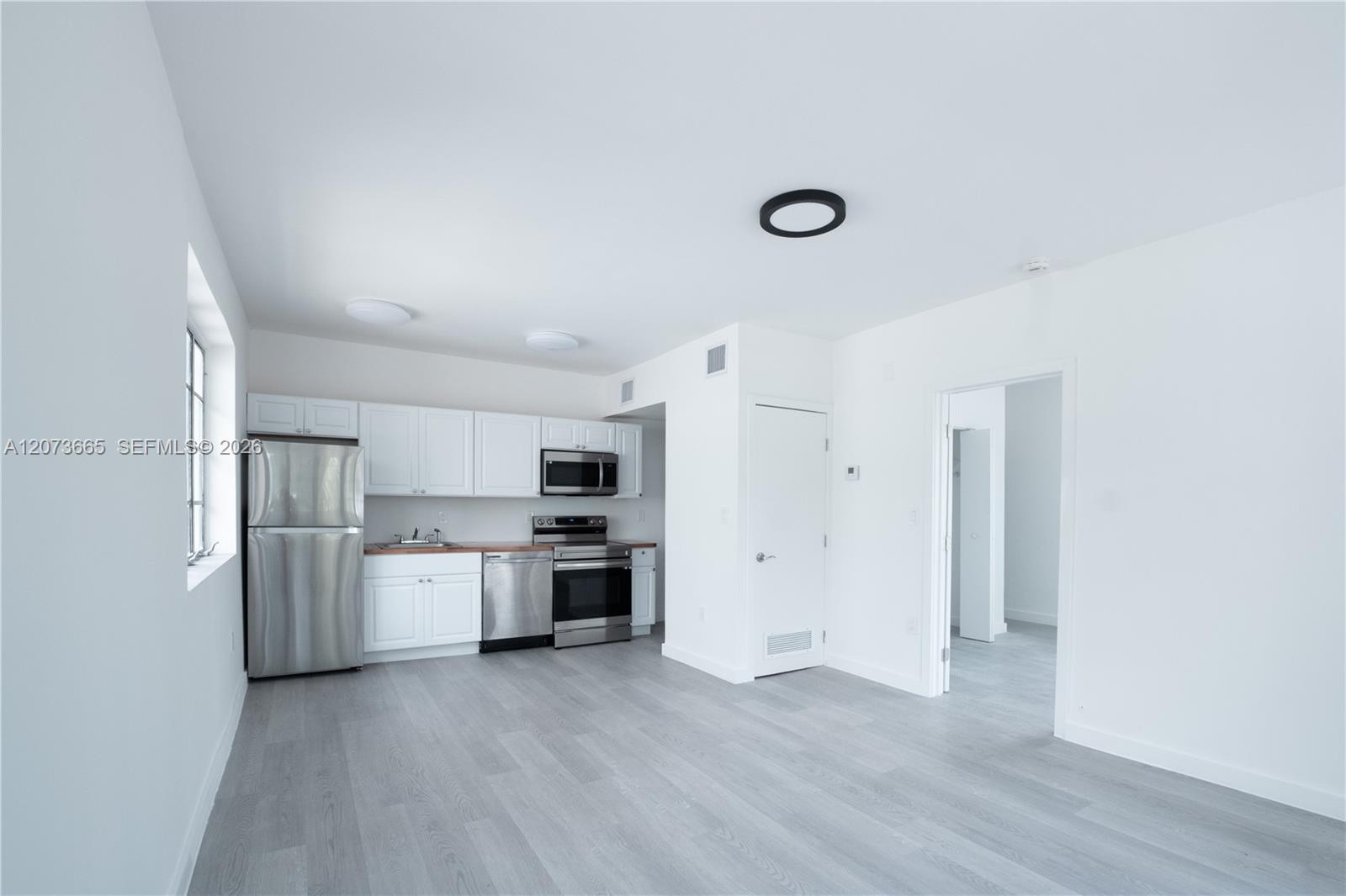 423 NE 71st St # 4 — Photo 2