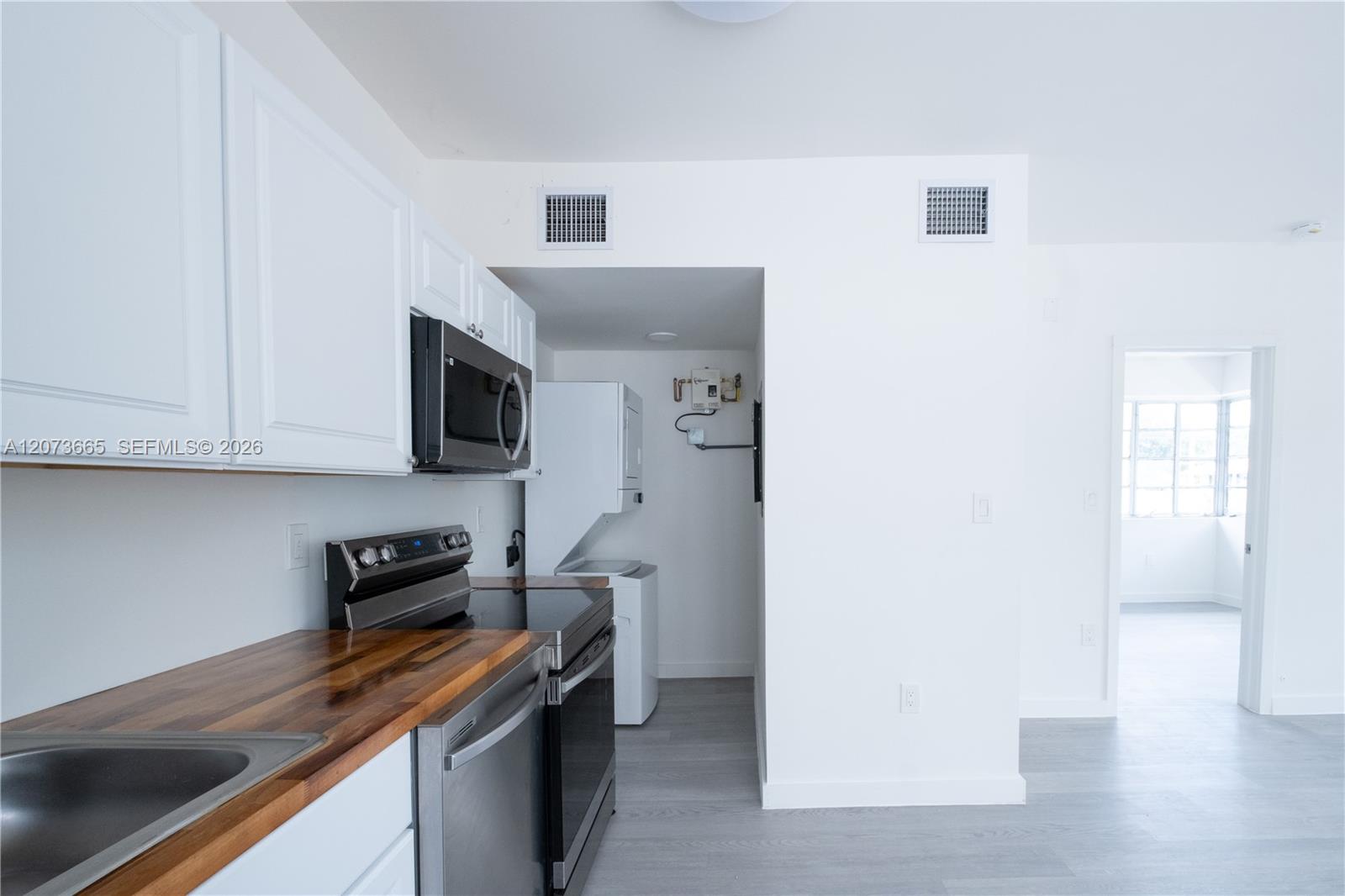 423 NE 71st St # 4 — Photo 3