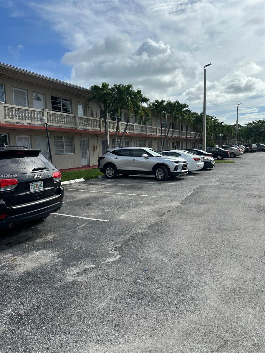 20320 NE 2nd Ave # 27, Miami Gardens FL 33179