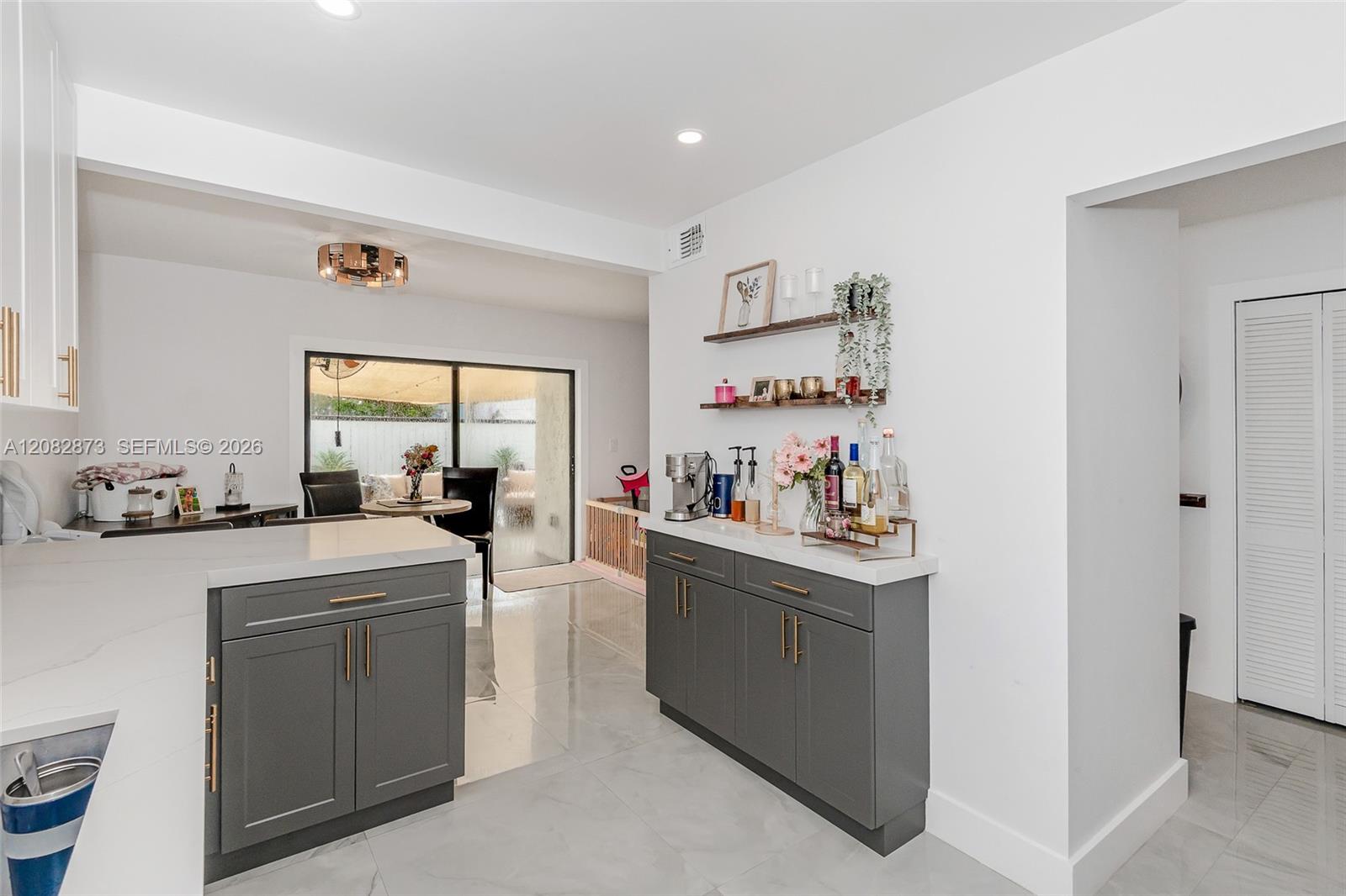 7101 SW 113th Ave — Photo 3