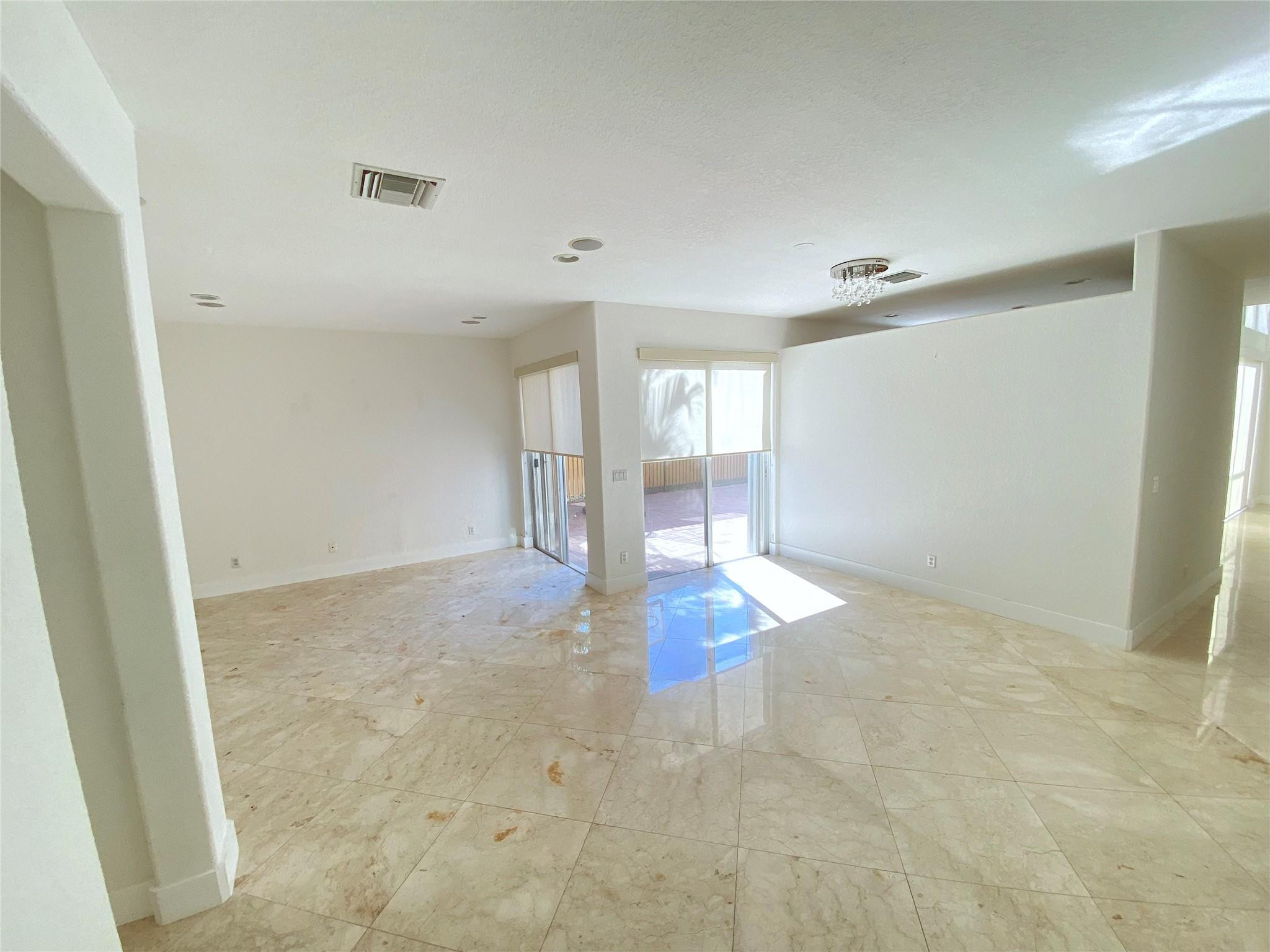 5830 NW 119TH Drive — Photo 4