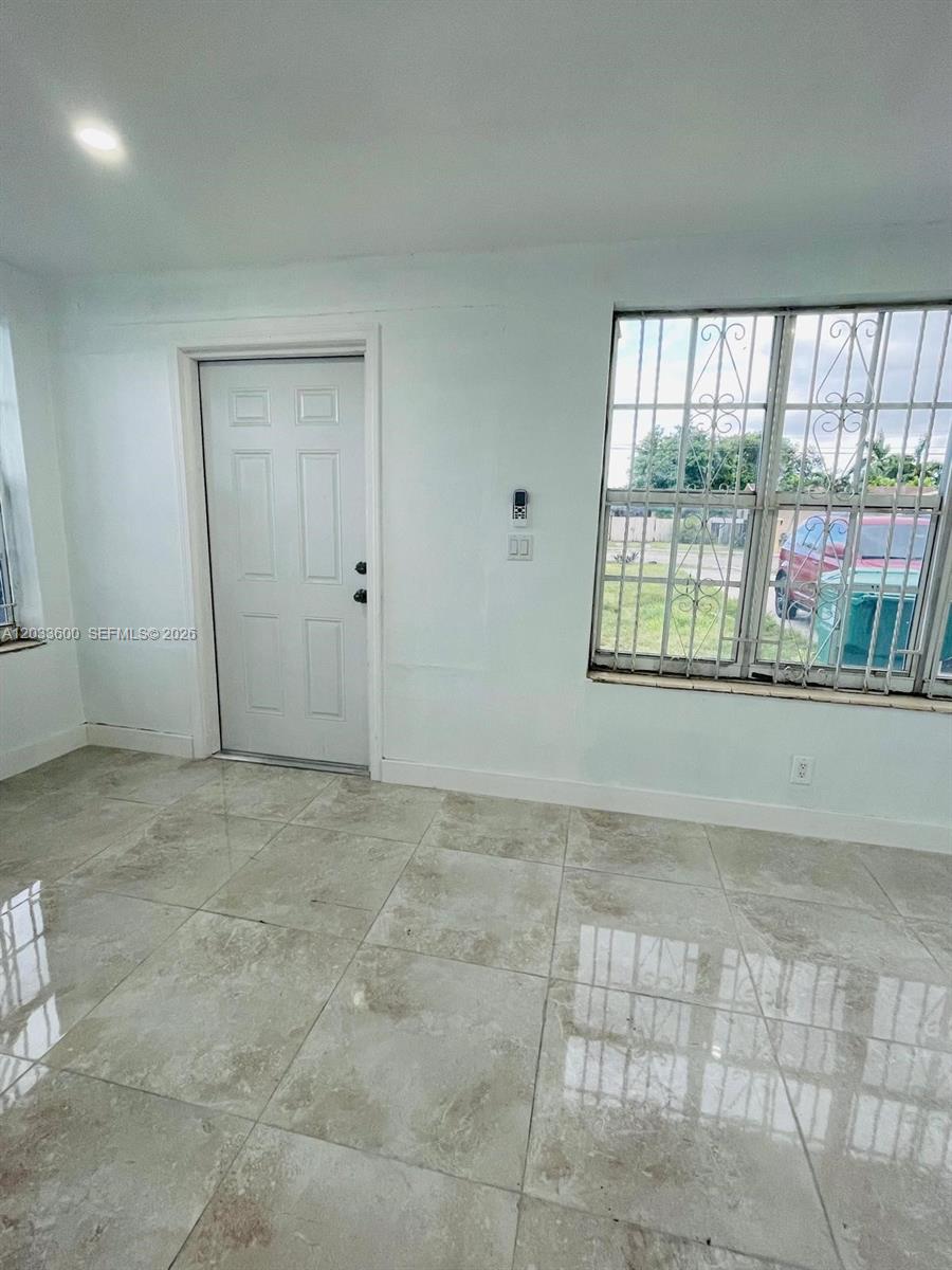 2437 NW 98th St, Miami FL 33147