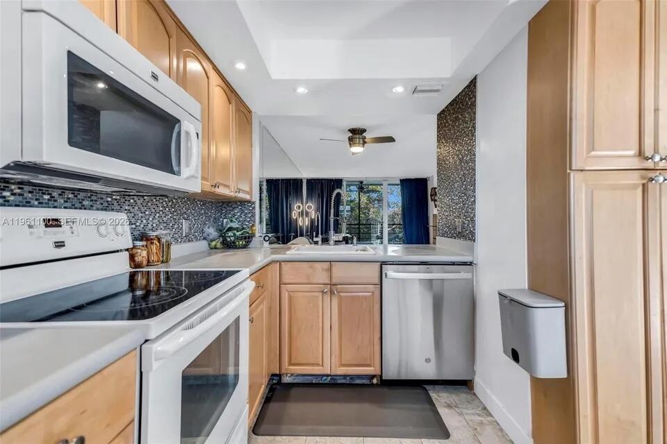 120 ROYAL PARK Drive # 4F — Photo 4