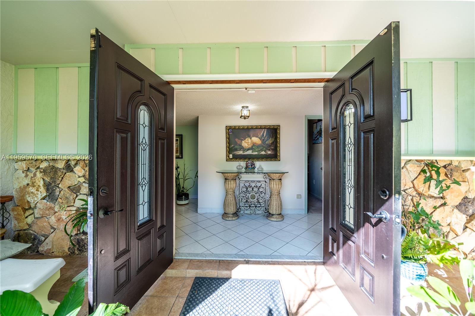 6337 SW 32nd St — Photo 3