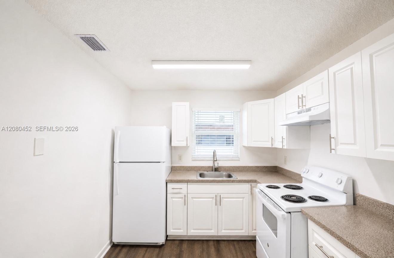 6141 W 22nd Ct # 203, Hialeah FL 33016