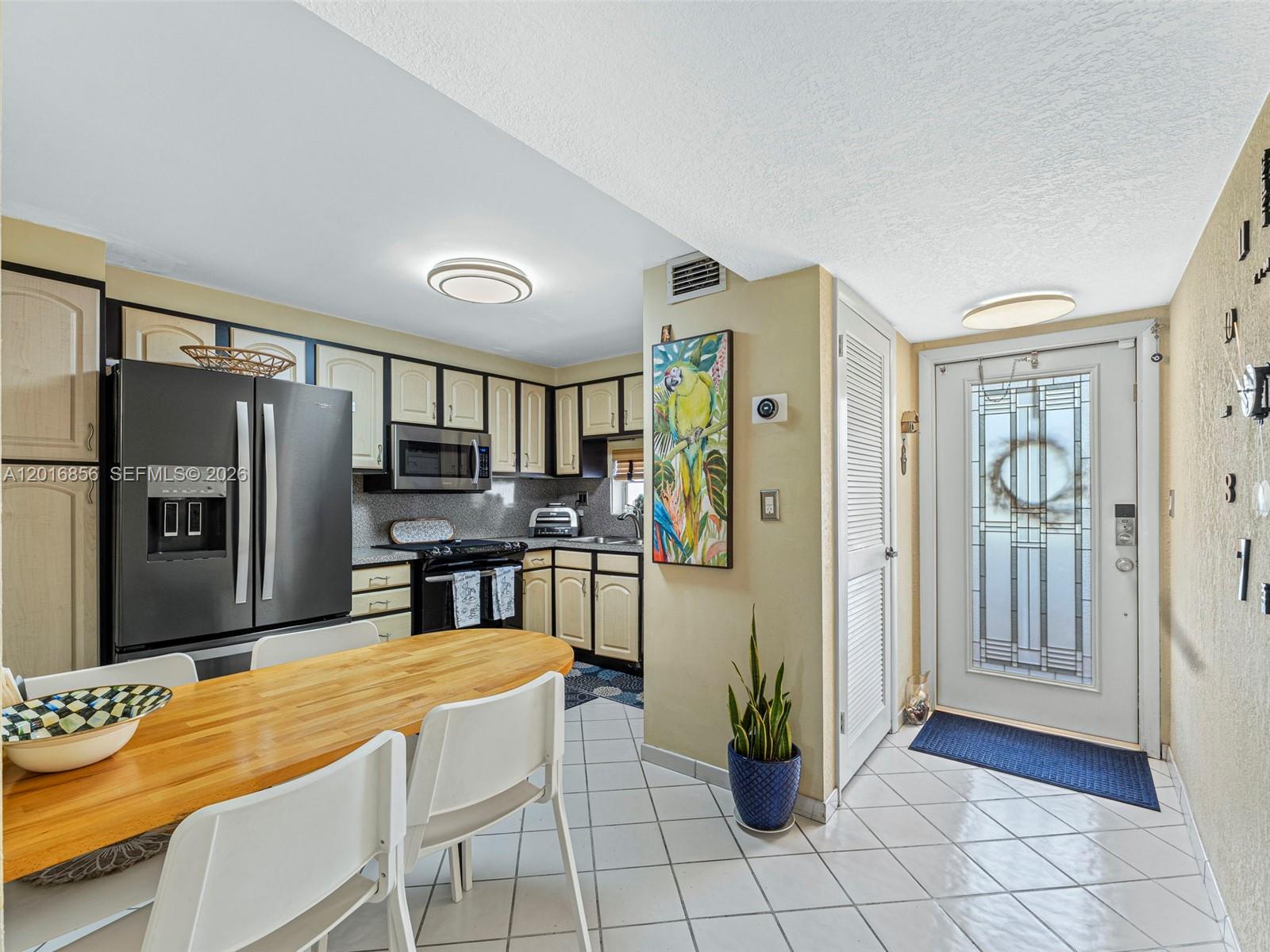 9820 S Hollybrook Lake Dr # 208 — Photo 3