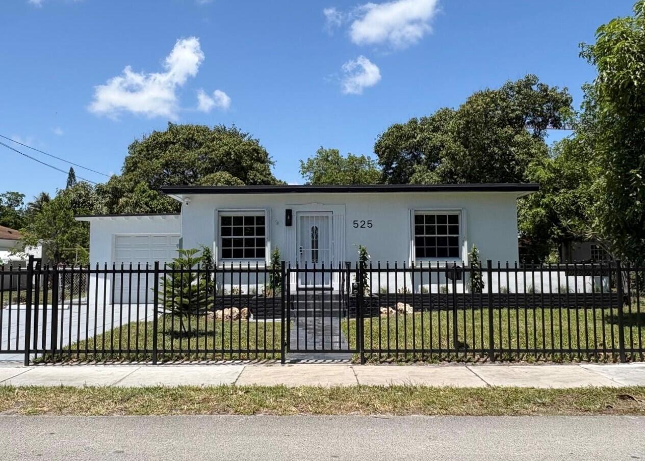 525 NE 126th Street, North Miami FL 33161