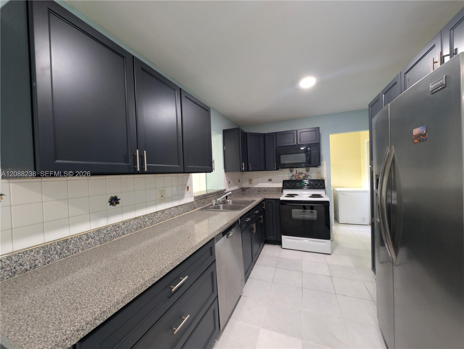 2912 Sunshine Blvd — Photo 2
