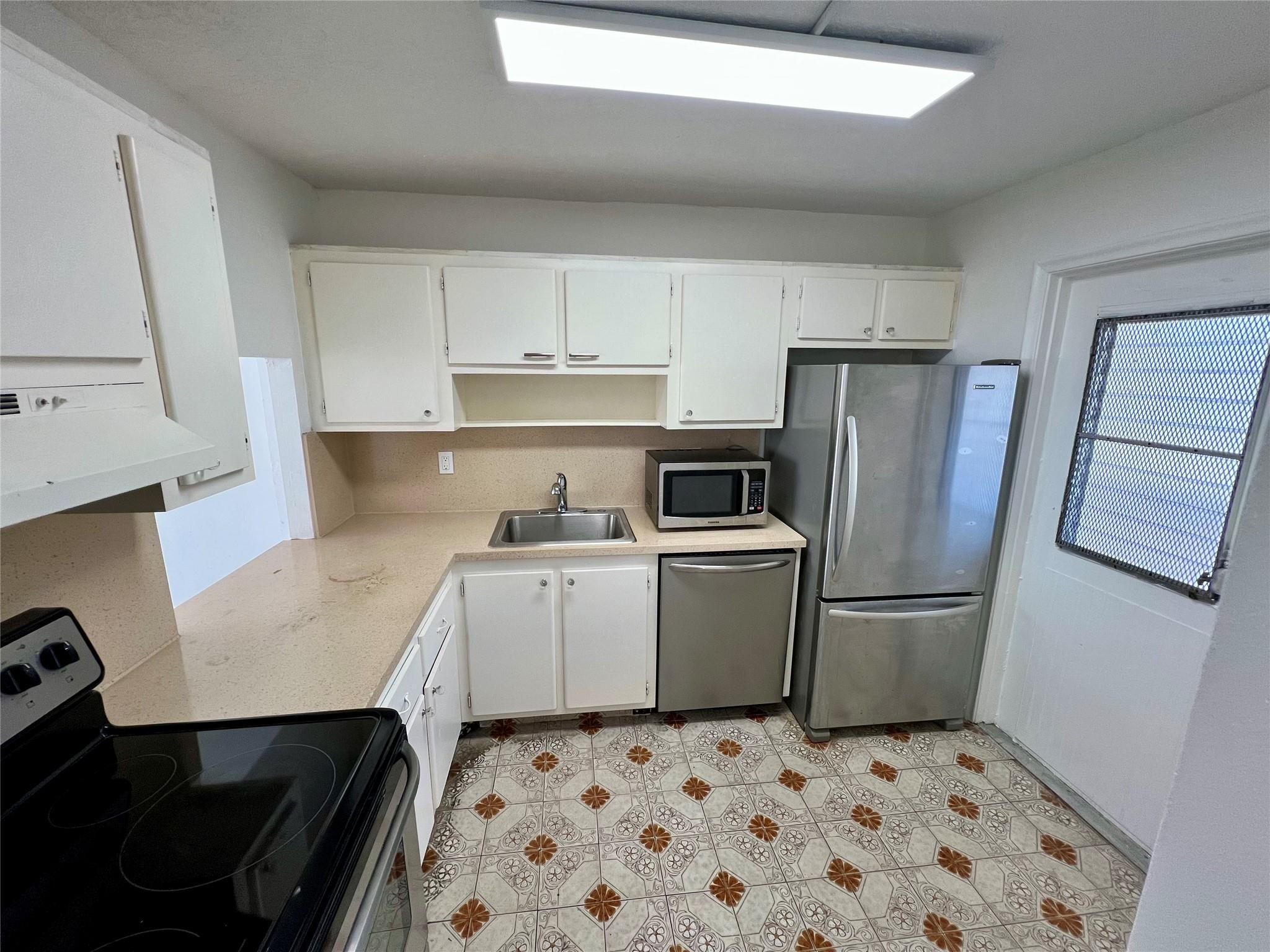 211 NE 8TH Avenue # 212 — Photo 4