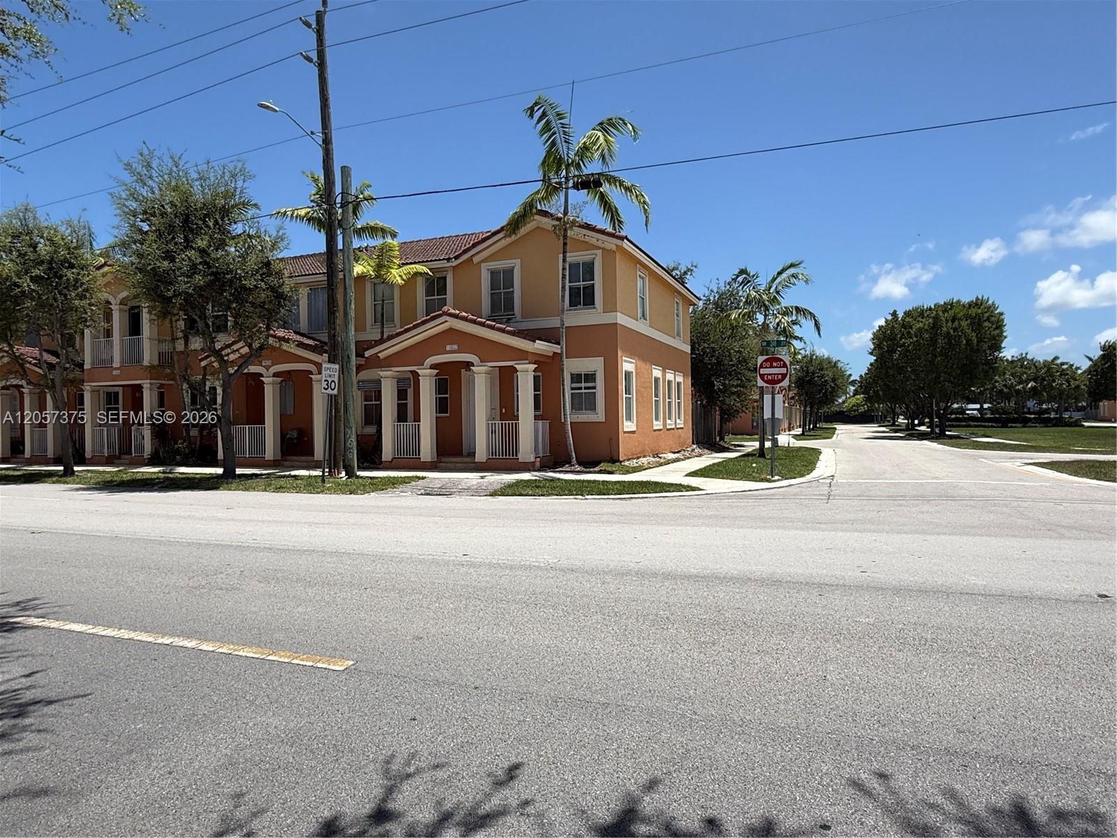10852 SW 240th St, Homestead FL 33032