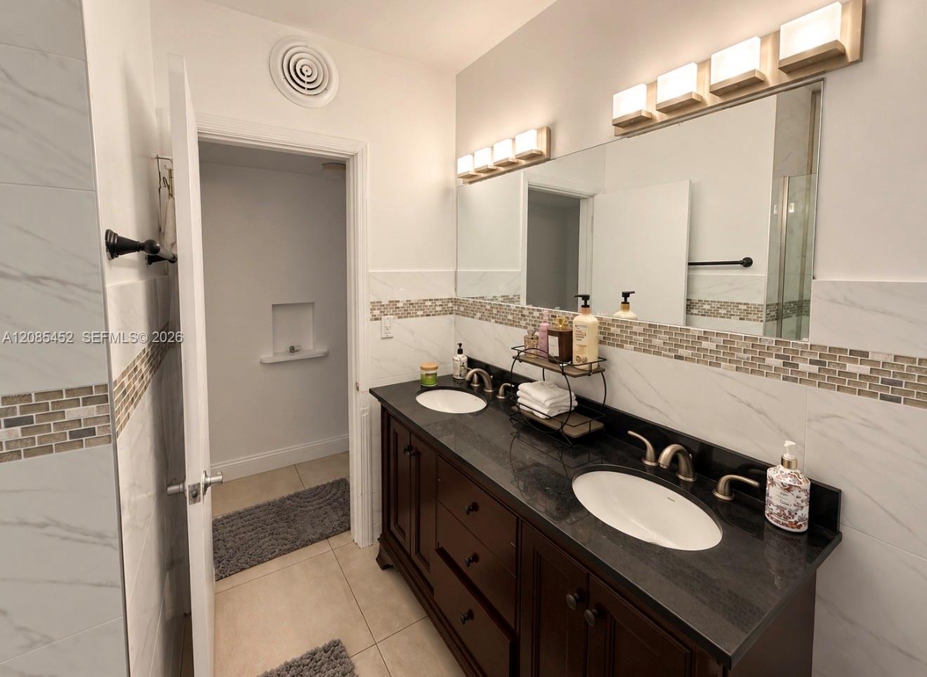 1721 SW 14th St # 1721 — Photo 2