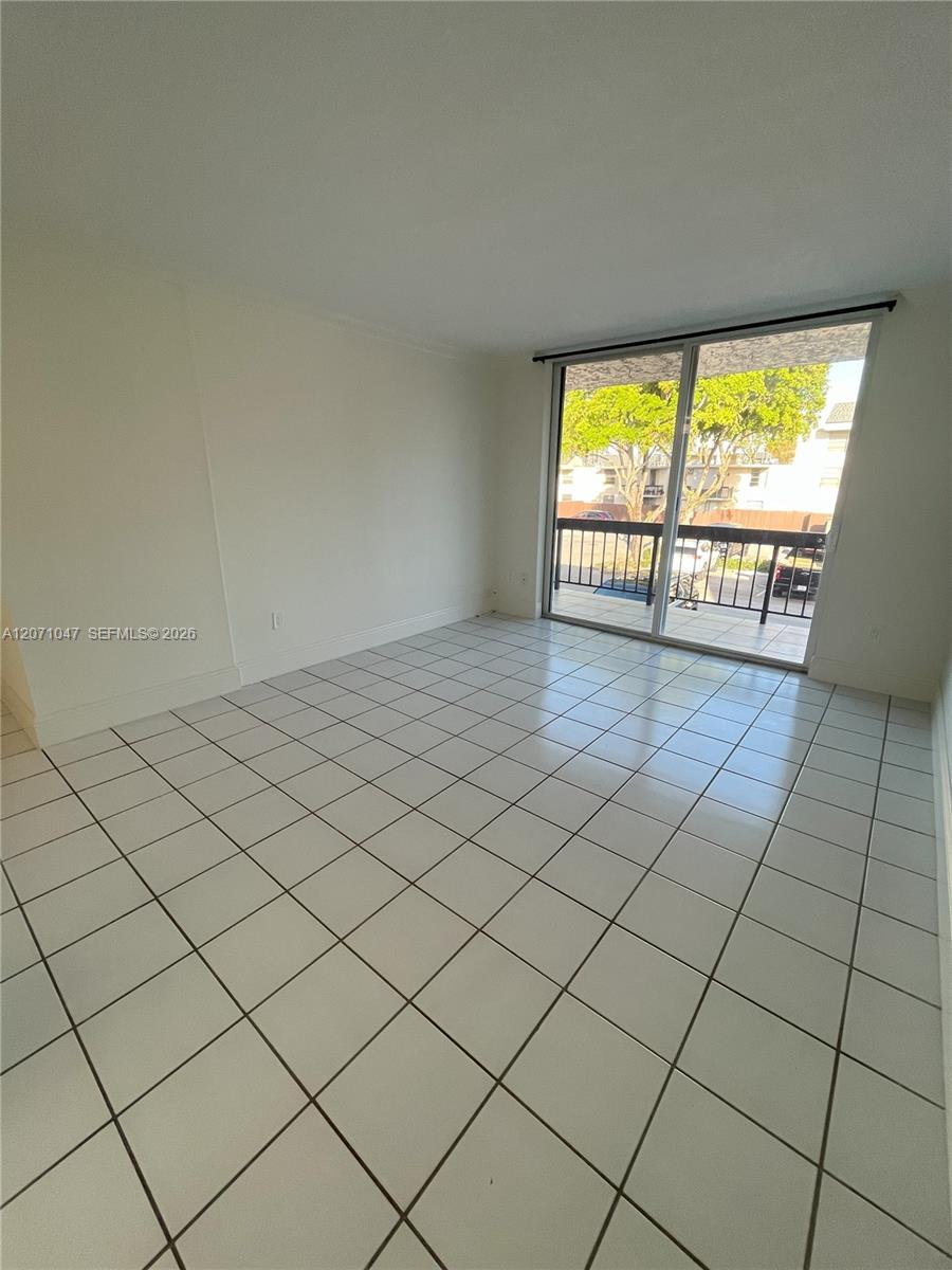 8311 SW 142nd Ave # I204 — Photo 3