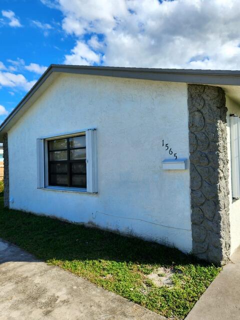 1565 W 36th Street — Photo 2