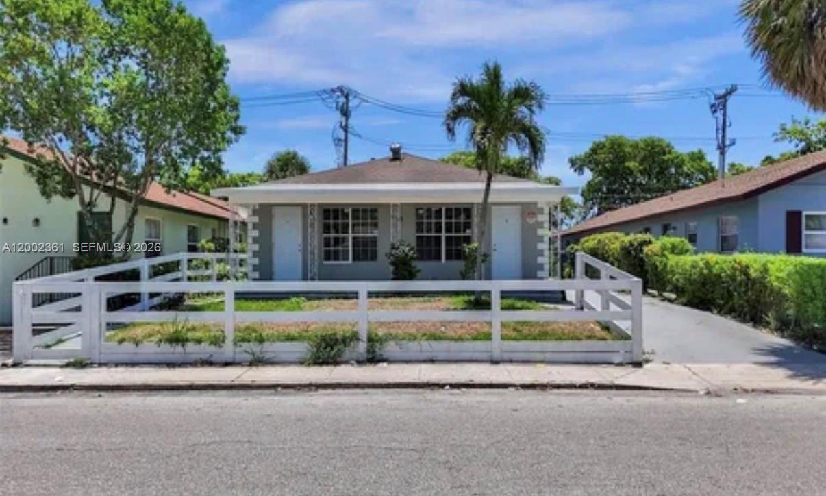 706 S F St, Lake Worth FL 33460