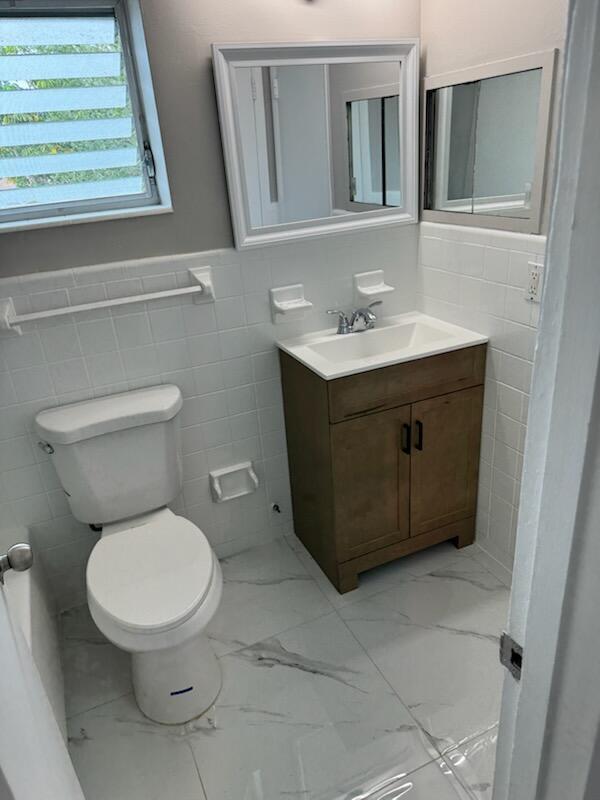 2285 NE 172nd Street # 12 — Photo 2