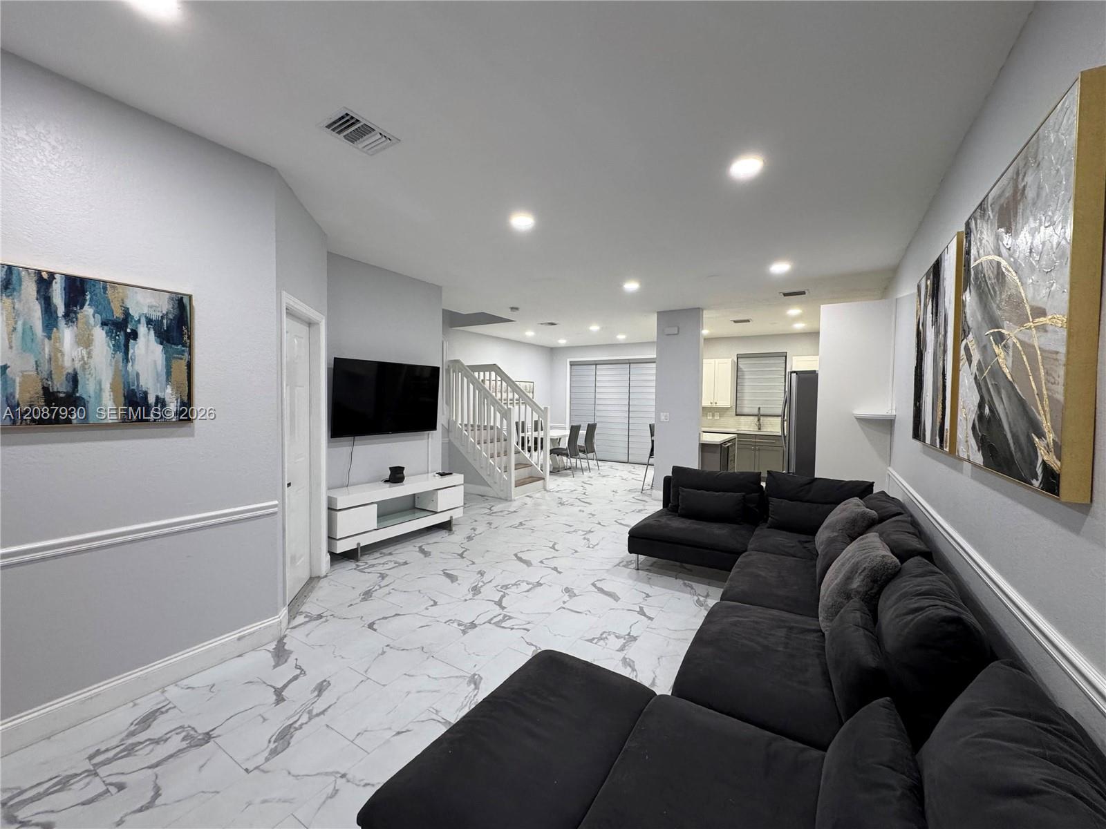12317 SW 124th Ct — Photo 3