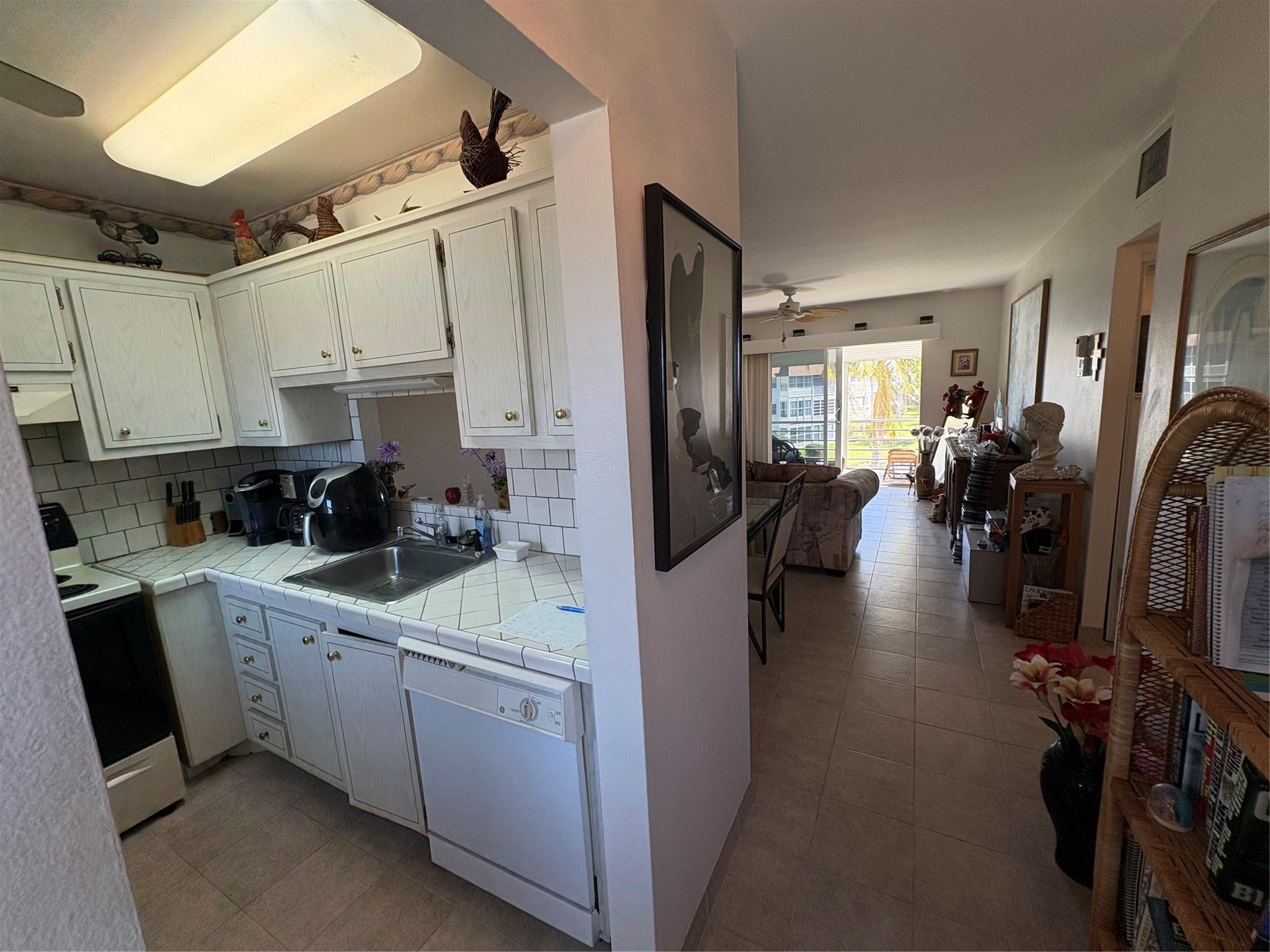 3506 NW 49th Avenue # 604 — Photo 3