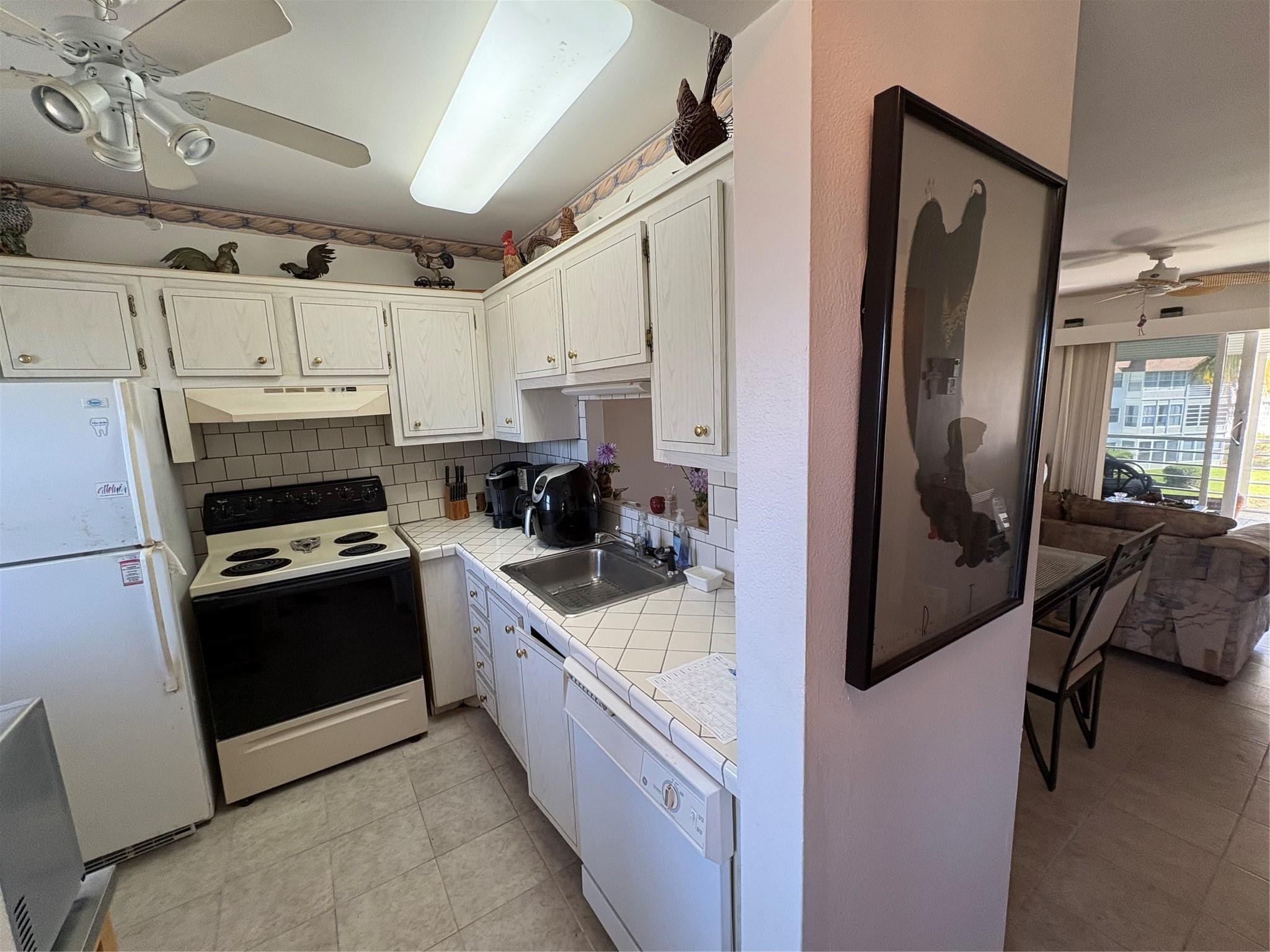 3506 NW 49th Avenue # 604 — Photo 4